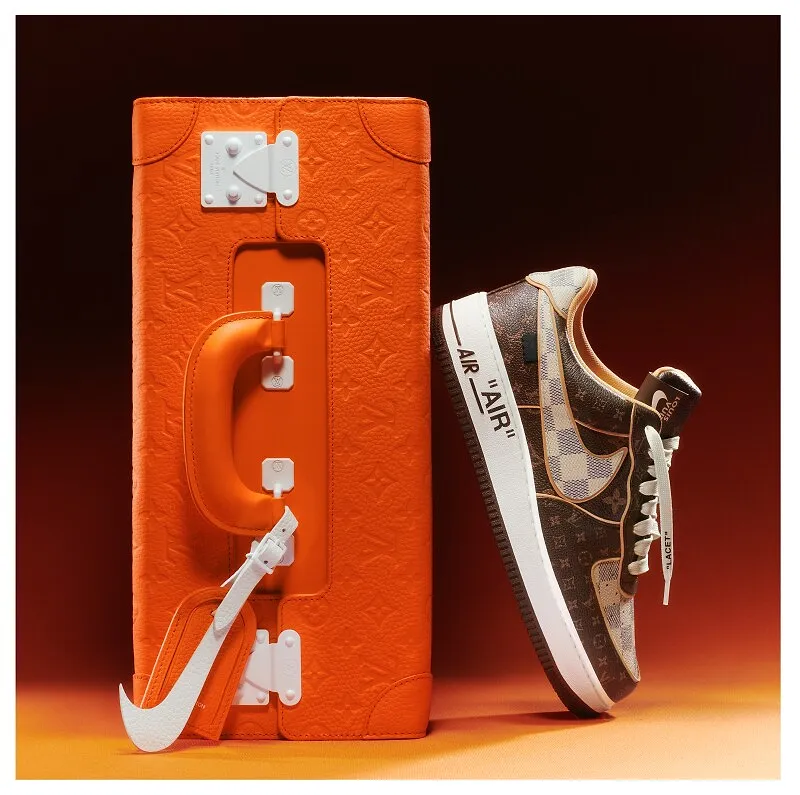 Spotted by Ingrid | Les baskets Vuitton-Nike valent-elles vraiment 350 000 dollars ? - Par Ingrid Van Langhendonck. Photos D.r.