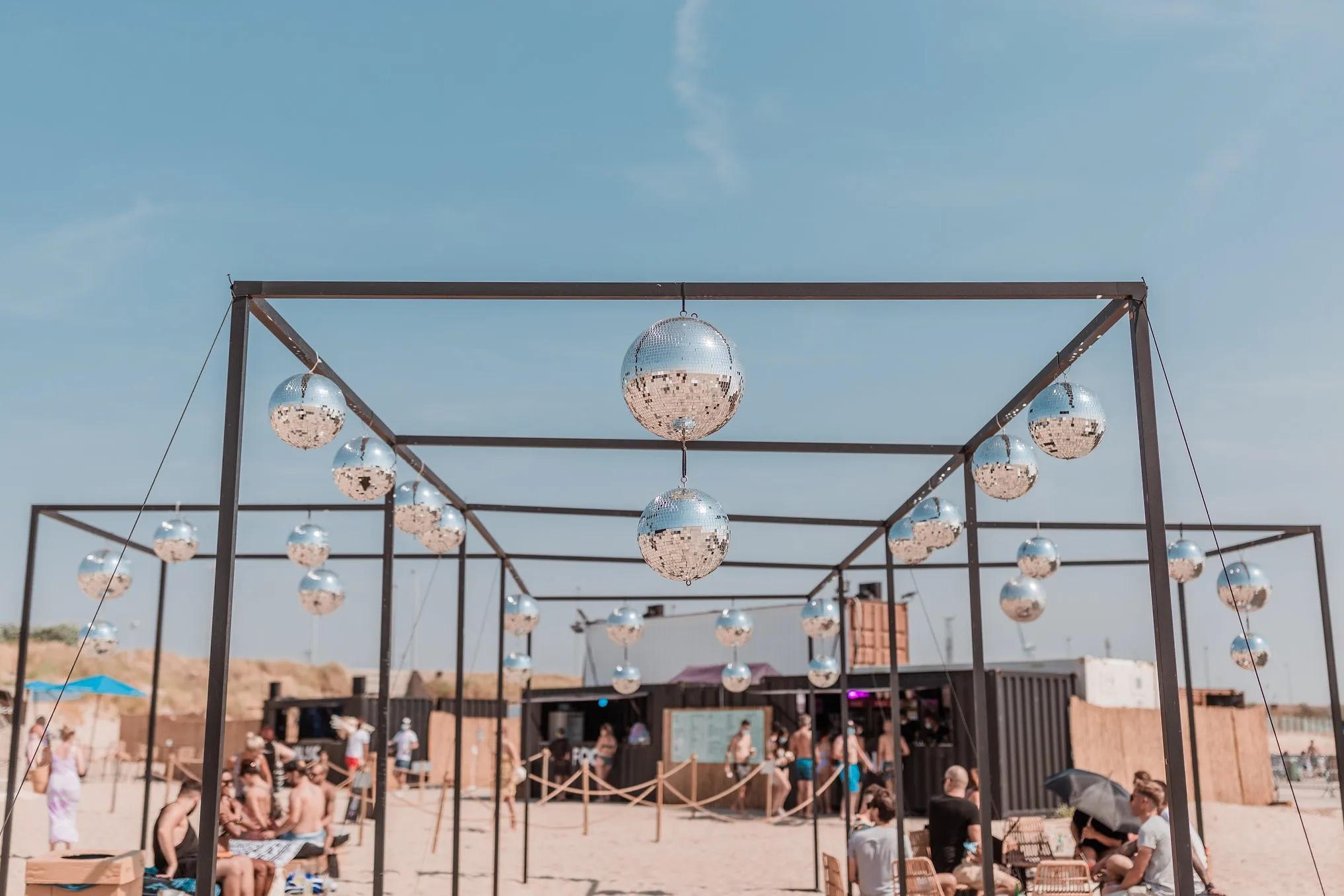 Trois festivals à vivre sur les plages belges cet été - Ingrid Van Langhendonck, Photos Dr