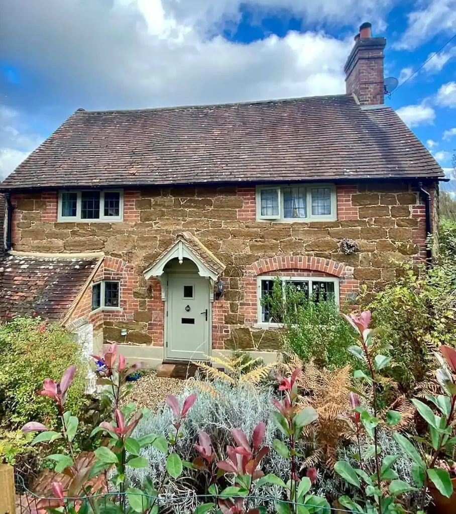Il est possible de louer le cottage de The Holiday sur Airbnb - Par Anissa Hezzaz Photo : D.r.