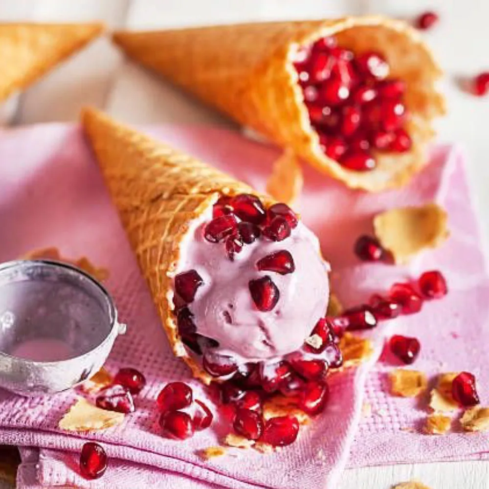 Dix garnitures insoupçonnées pour sublimer vos crèmes glacées - Grains de grenade - Boni Glaces