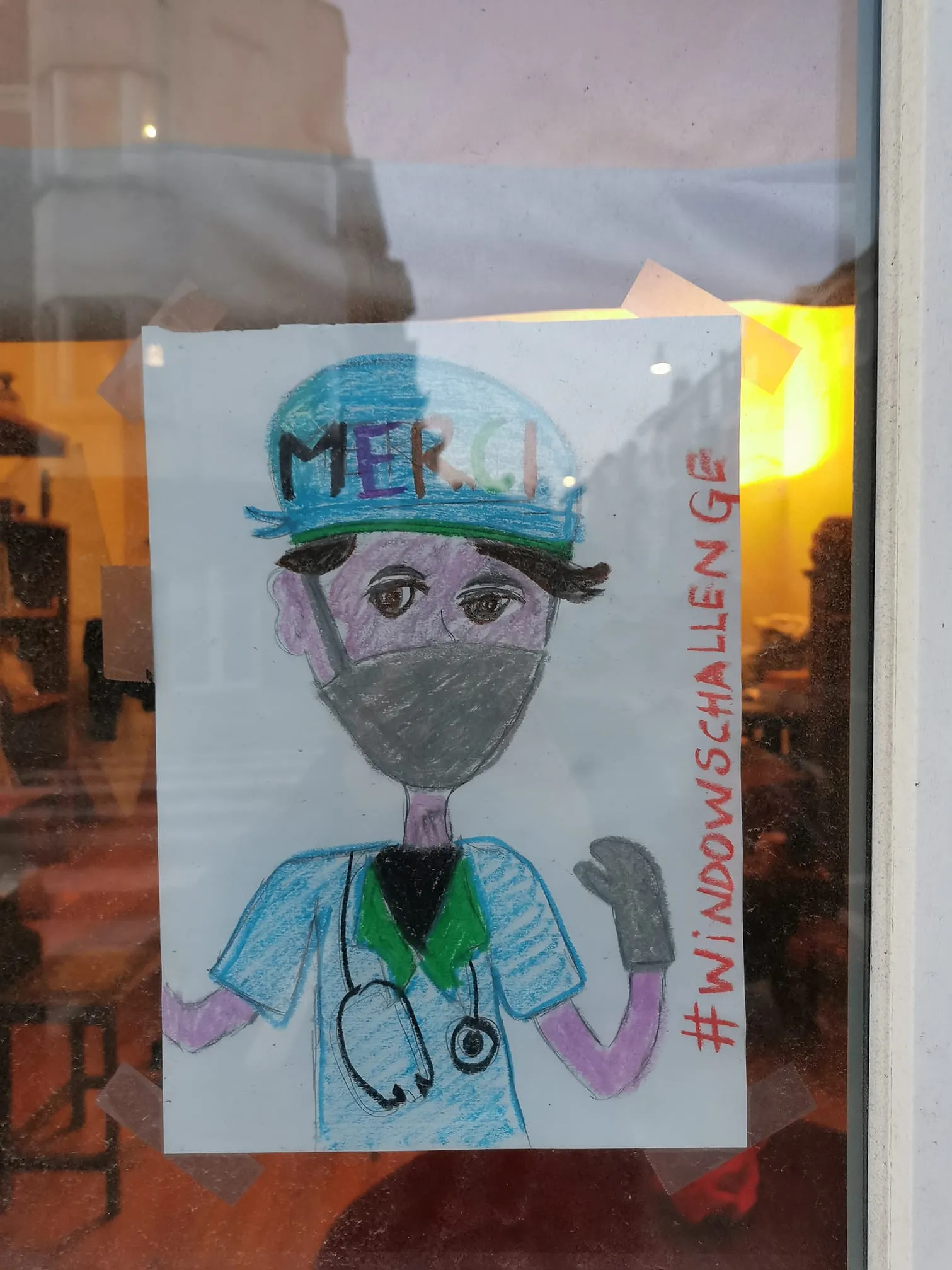"Décorez vos fenêtres", le challenge solidaire qui fait du bien - Par Ingrid Van Langhendonck. Photo: D.r.