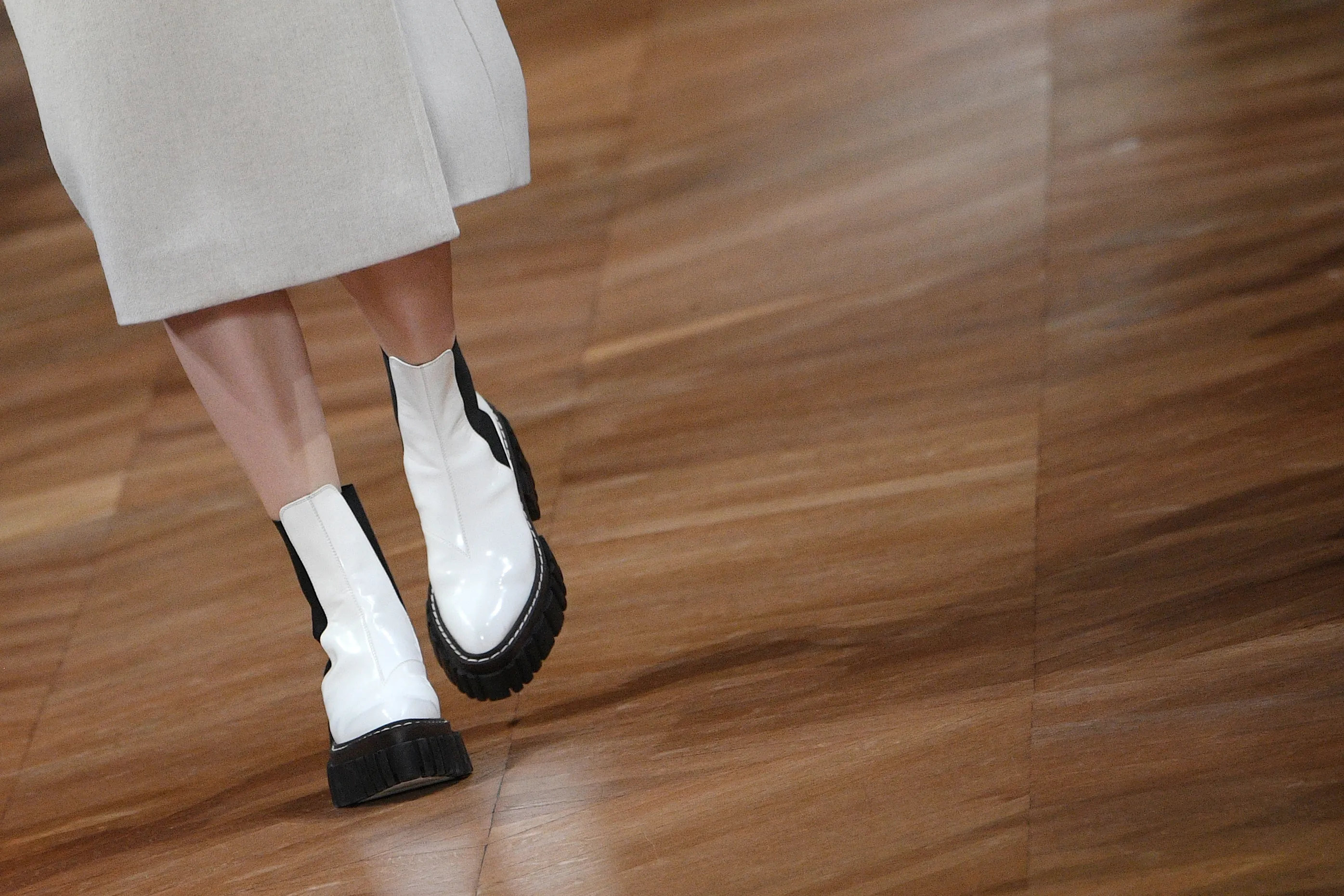 Le défilé vegan de Stella McCartney à la Fashion Week de Paris - Par Anissa Hezzaz. Photos : Belga.