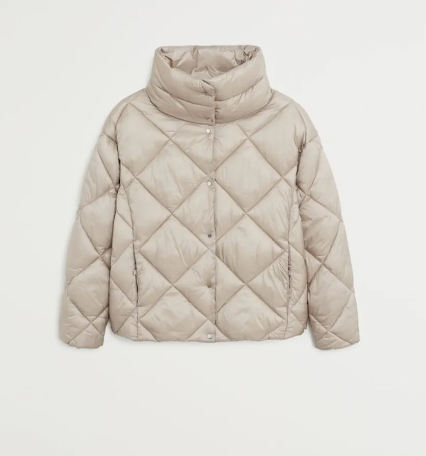 Quelle veste pour affronter le froid ? - Par Anissa Hezzaz. Photo By Paul Weaver On Unsplash.