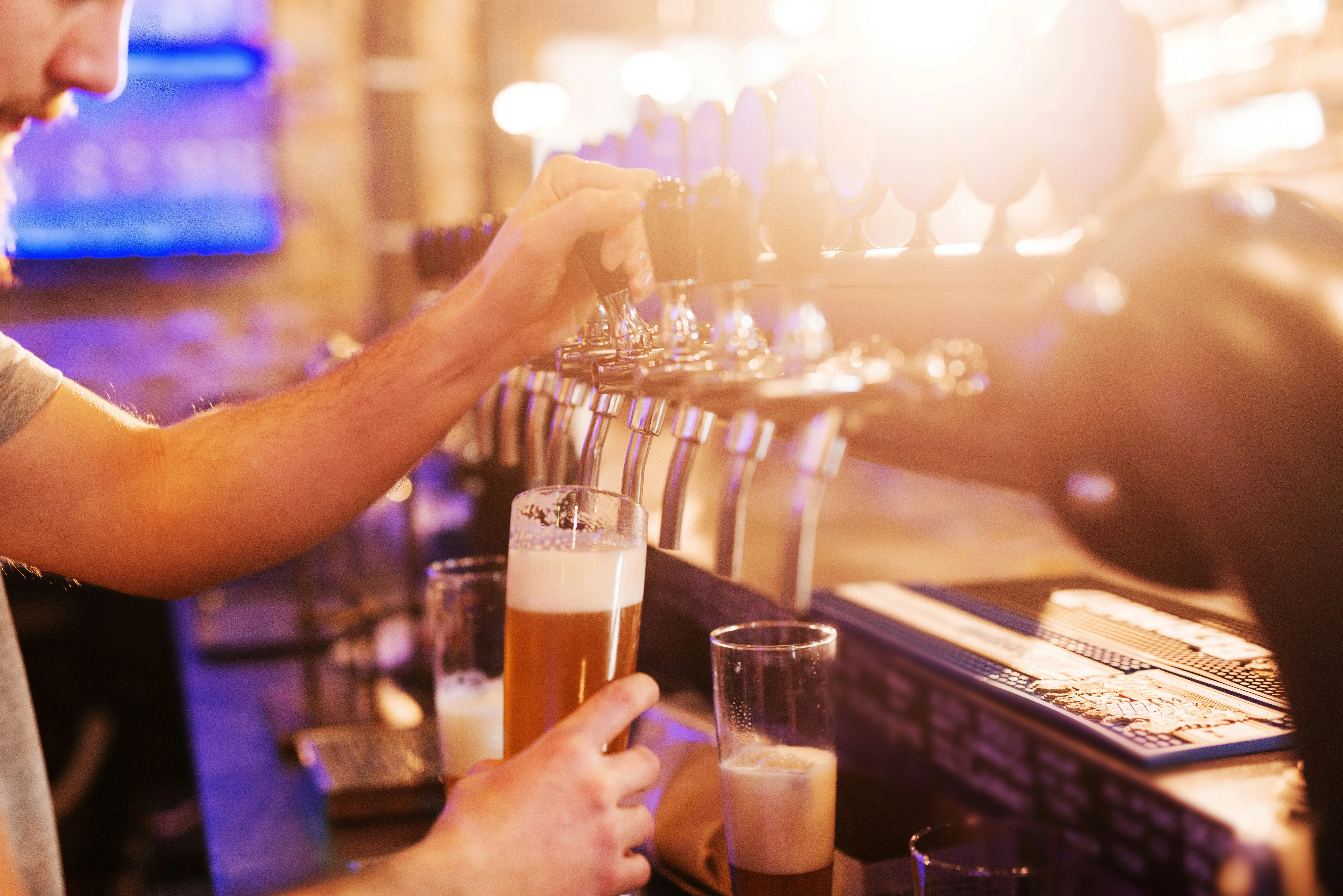La pinte de bière pourrait-elle disparaître des bars en Belgique ? - Unsplash - Camille Vernin
