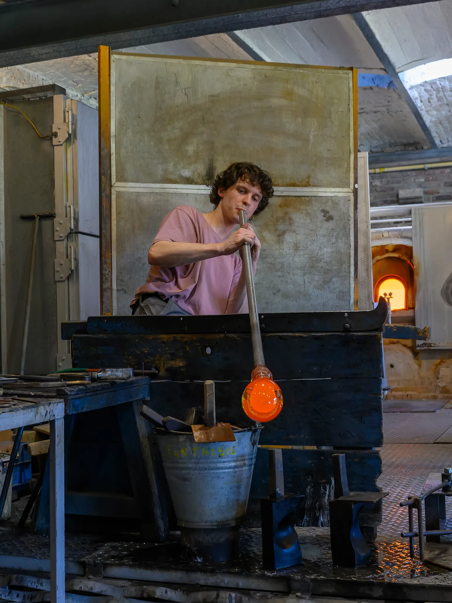 La magie du cristal : immersion dans les ateliers du Val Saint Lambert - Agnès Zamboni