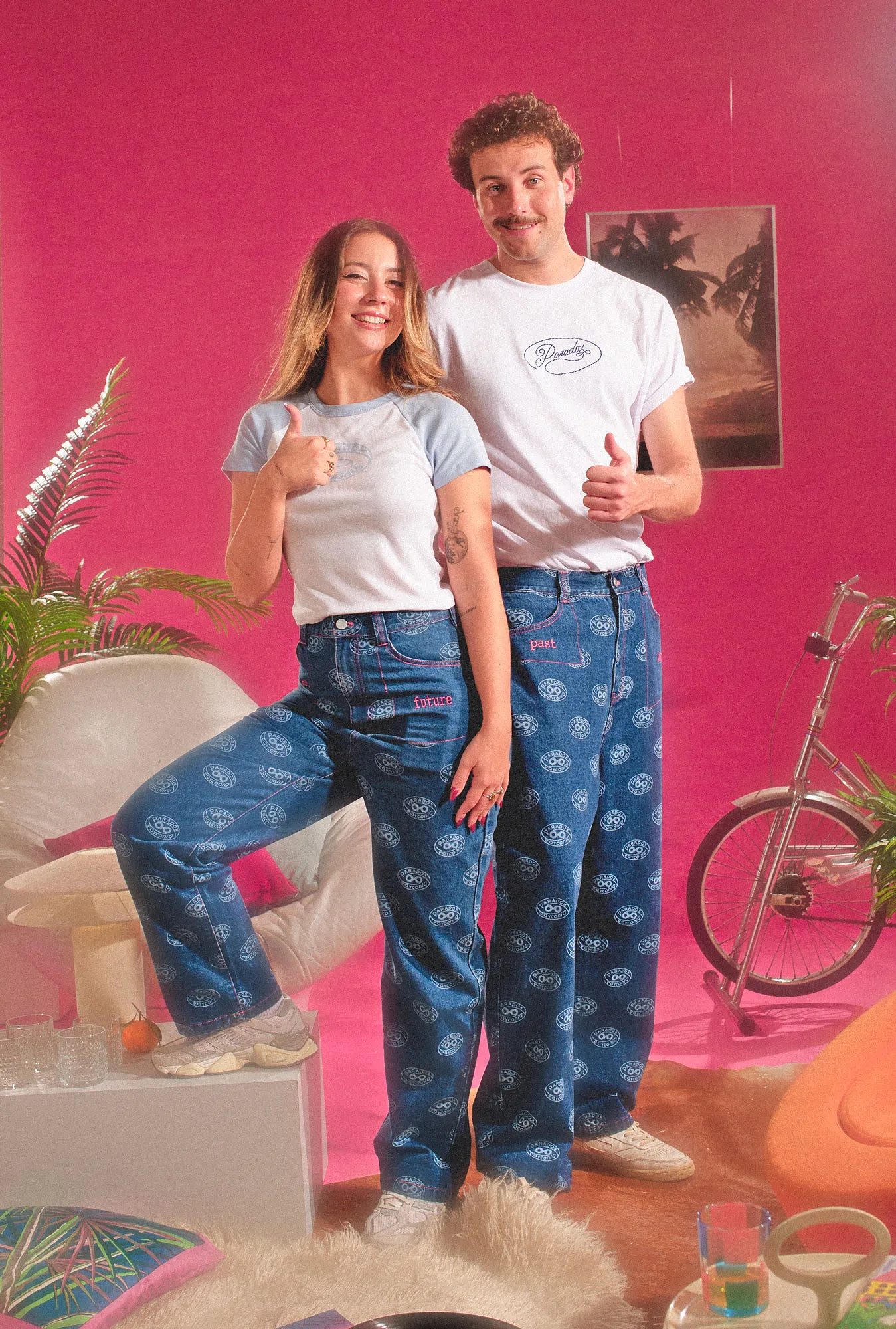 Les poches de nos jeans vont changer de taille pour s’adapter à cette nouvelle habitude de notre quotidien - Anissa Hezzaz