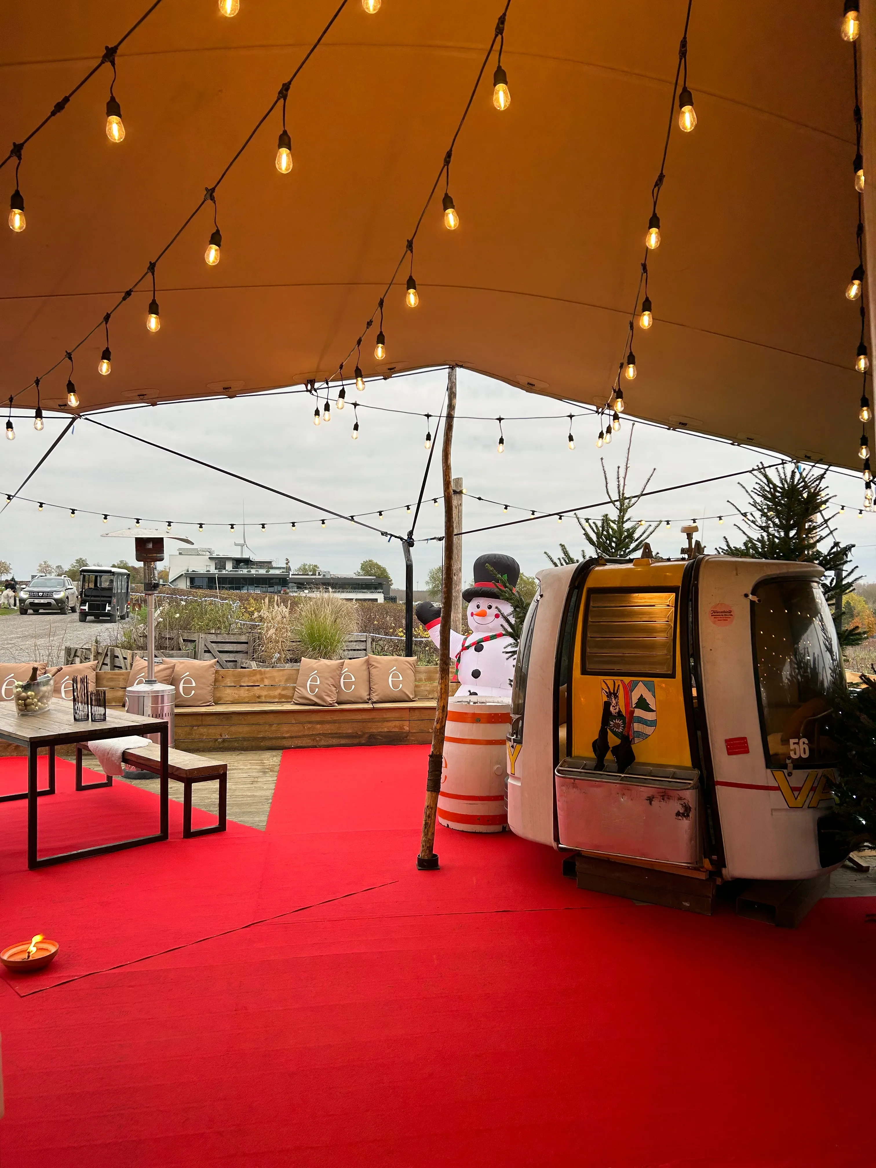 Igloo, télécabine : cinq adresses insolites où déguster fondue et raclette à Bruxelles et en Wallonie - Laura Swysen