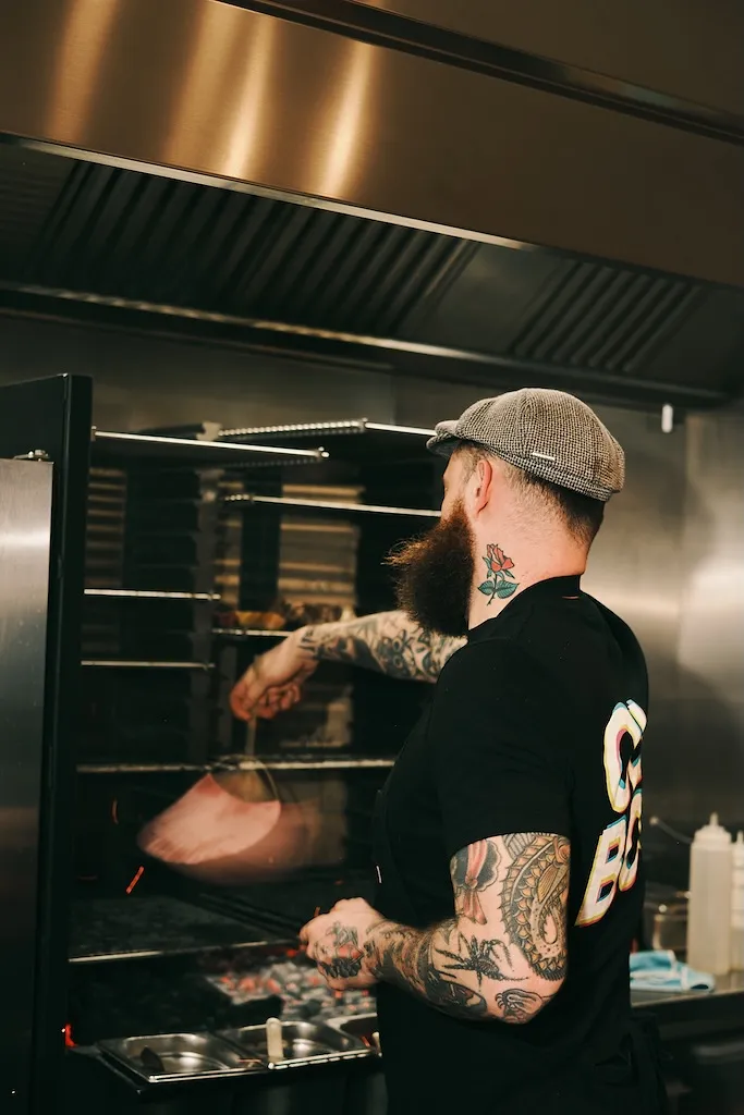 Le barbecue s’installe au coeur des restaurants, de la street-food aux cuisines étoilées - Anissa Hezzaz