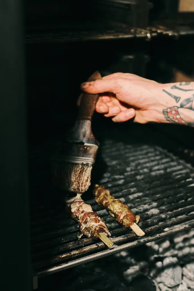 Le barbecue s’installe au coeur des restaurants, de la street-food aux cuisines étoilées - Anissa Hezzaz