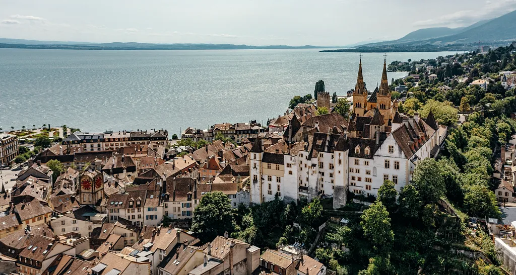 Trois villes ou régions suisses à découvrir selon l’écrivain Joël Dicker - Office de tourisme de Suisse - La rédaction