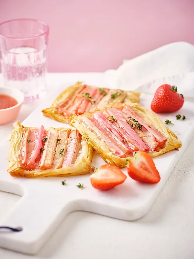 Trois recettes de saison autour de la rhubarbe - Photos : BRAM DEBAENST  - Rédaction