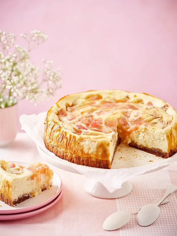 Trois recettes de saison autour de la rhubarbe - Photos : BRAM DEBAENST  - Rédaction