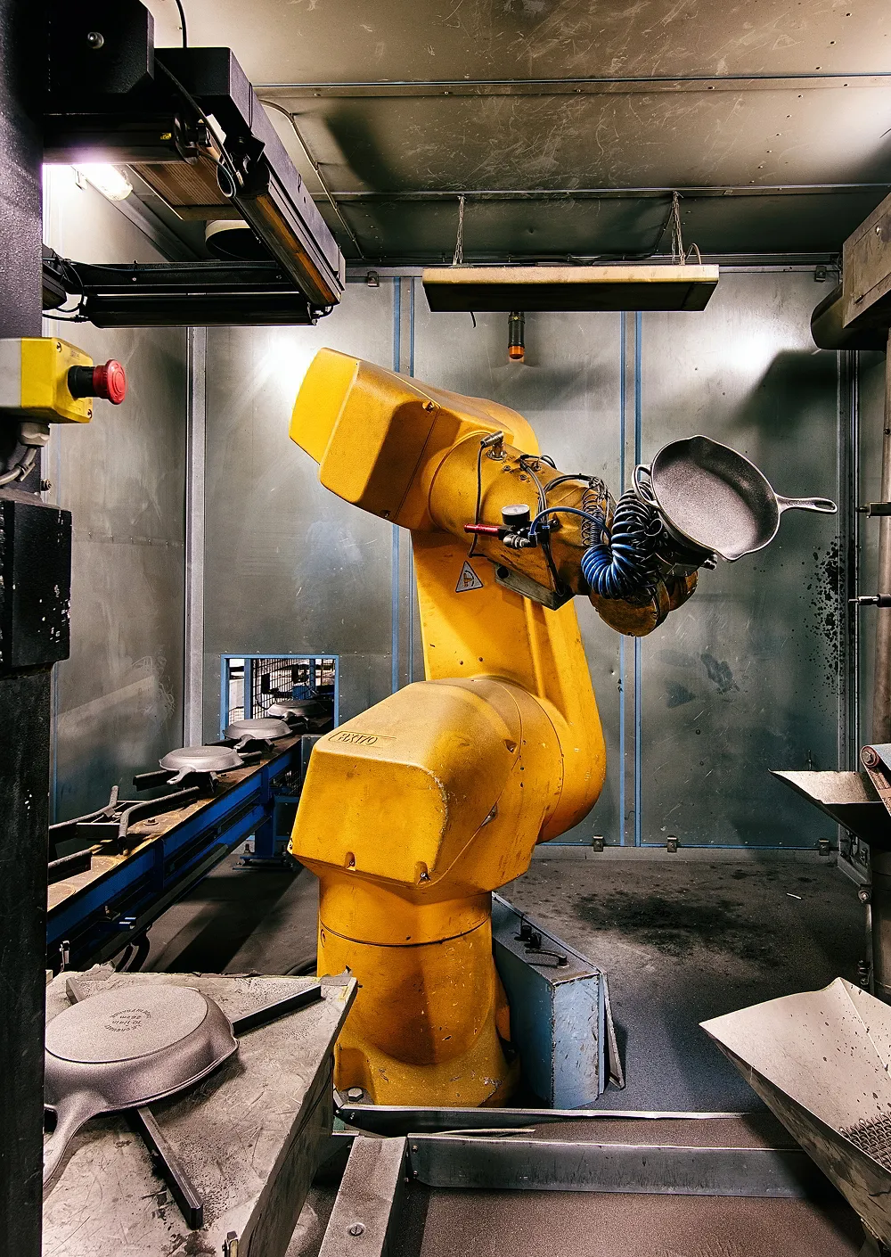 Dans les coulisses de la fabrication des plus célèbres cocottes du monde - Marie Honnay