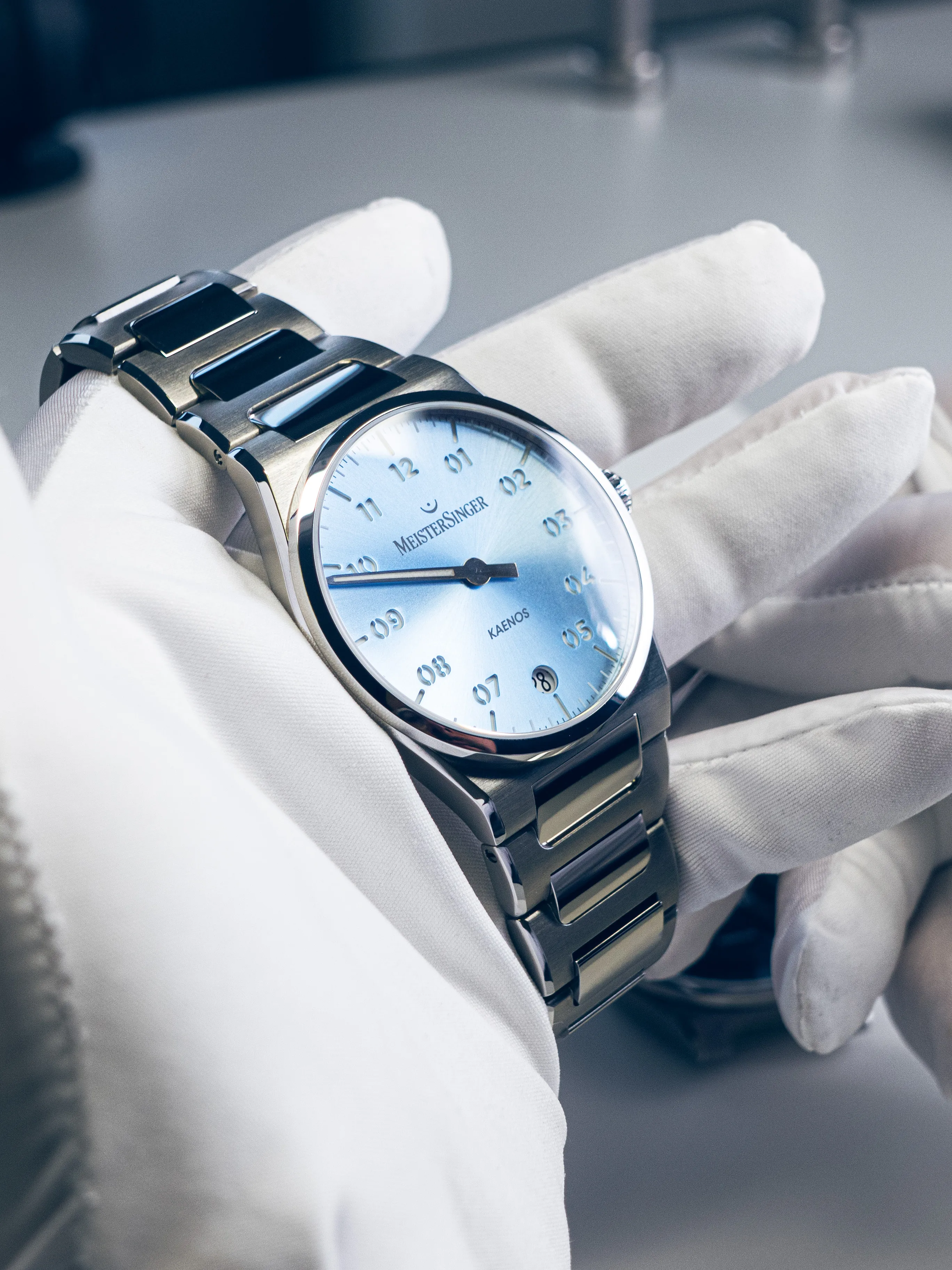 Des montres tout en métal... - DR - Magali Eylenbosch