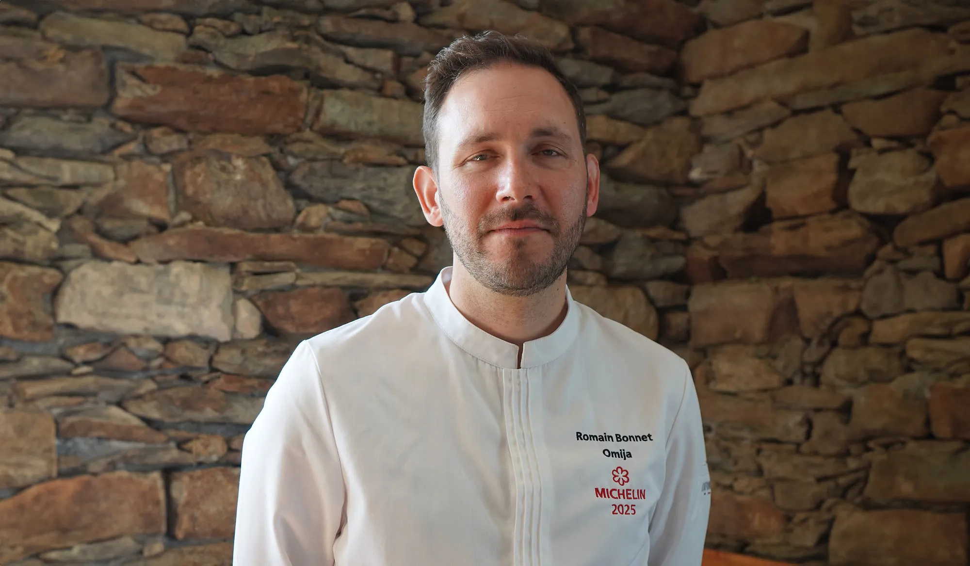 La recette de l’été de Romain Bonnet, l’étoile montante de la gastronomie nantaise au restaurant Omija - France.fr et Bretagne Tourisme