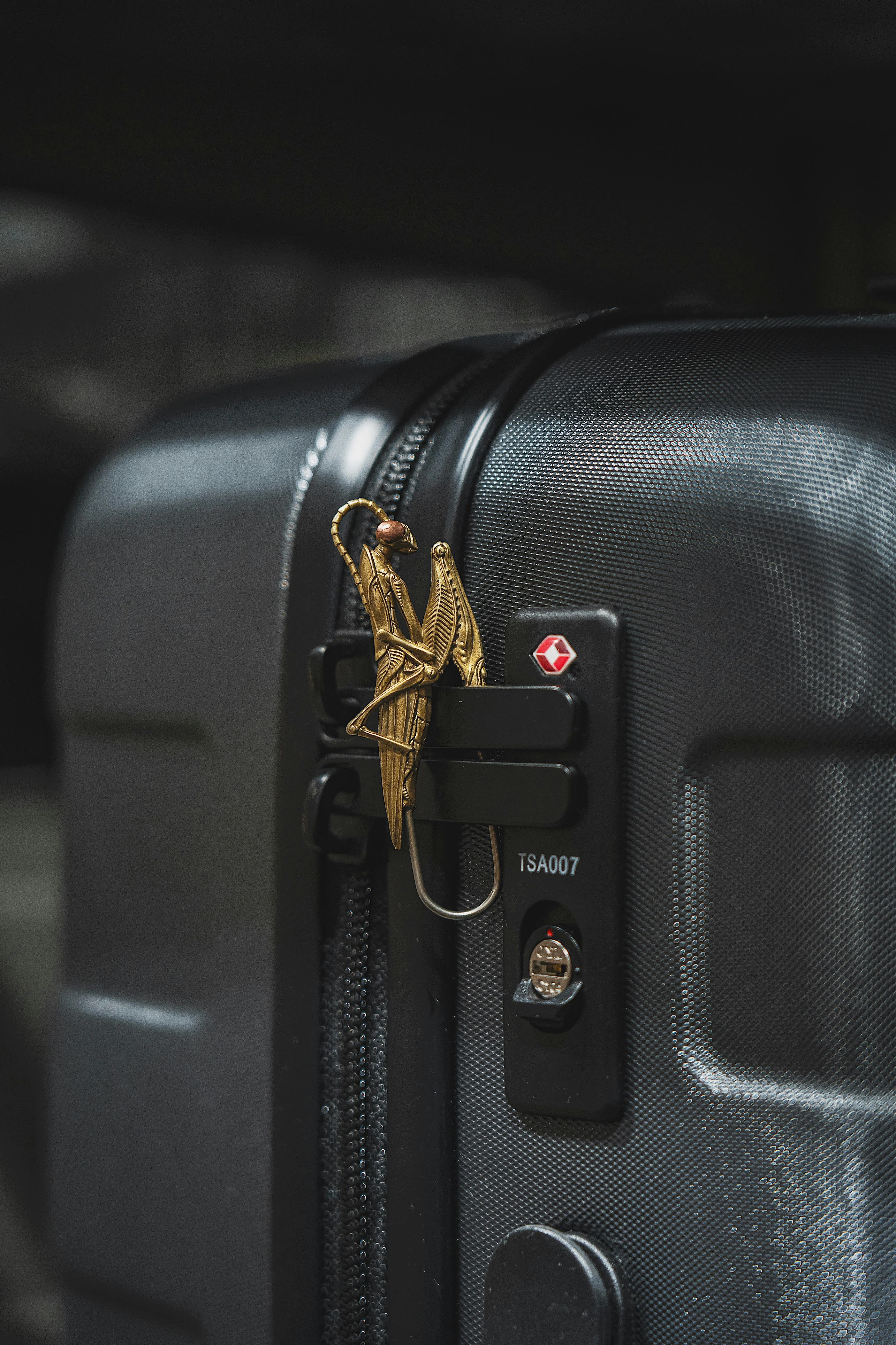 Faut-il forcément cadenasser sa valise avant de voyager ? - Unsplash - Aurore Casteels