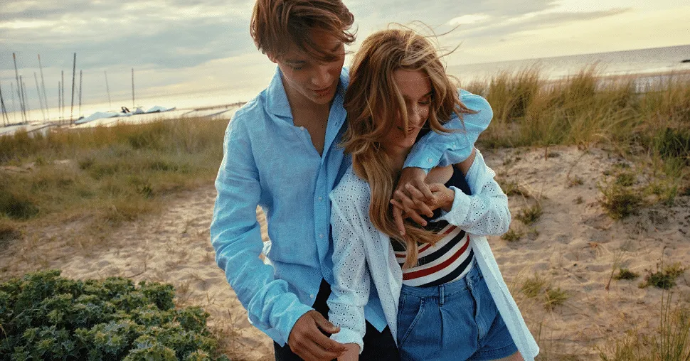 D’Ostende à Ibiza : voici comment adapter votre look à la mer pour coller au décor - Netflix - Charlotte Vanbever
