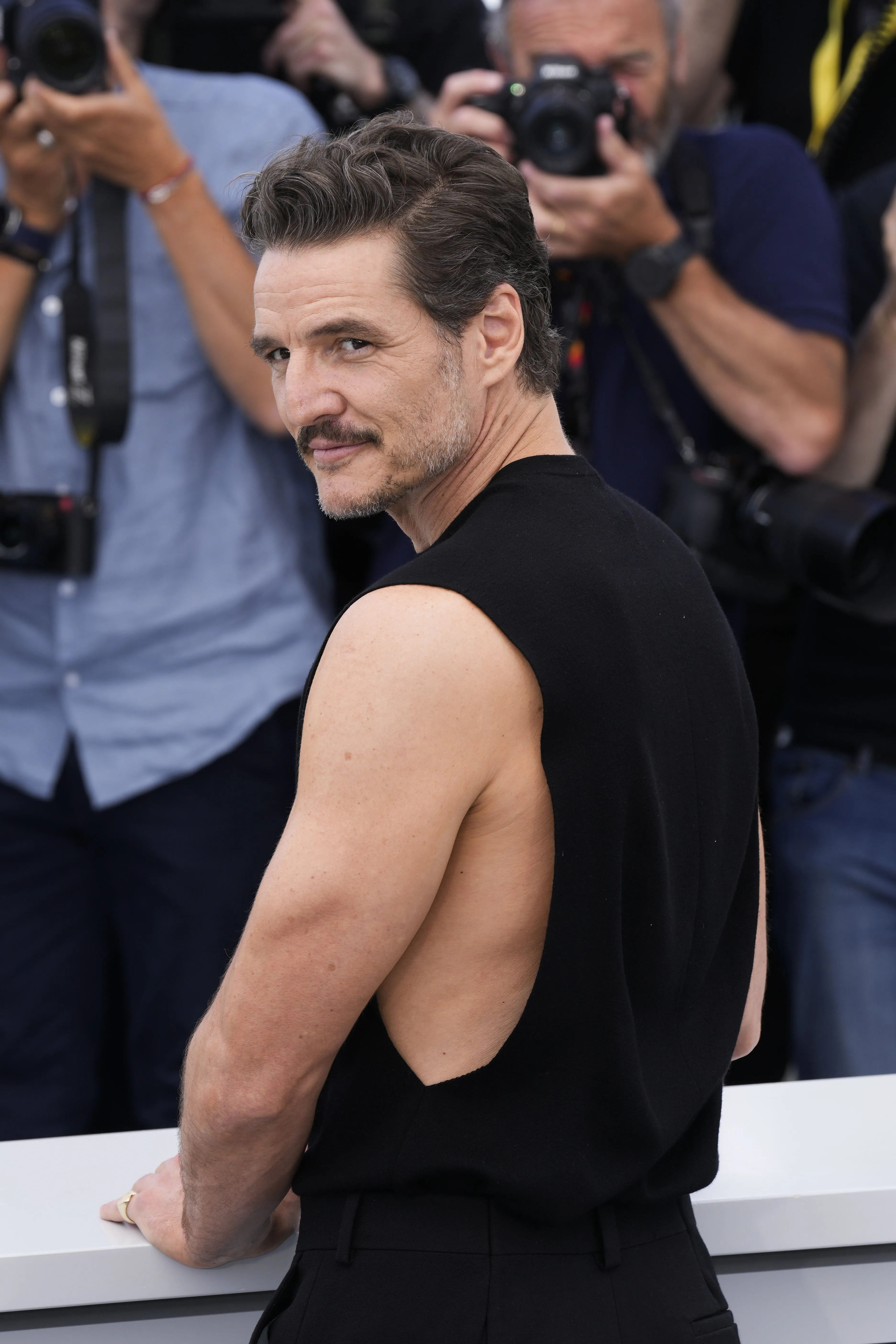 Entre chemise transparente et décolleté plongeant : le virage sexy de la mode masculine - Photo News/Daniele Cifal - Audrey Morard