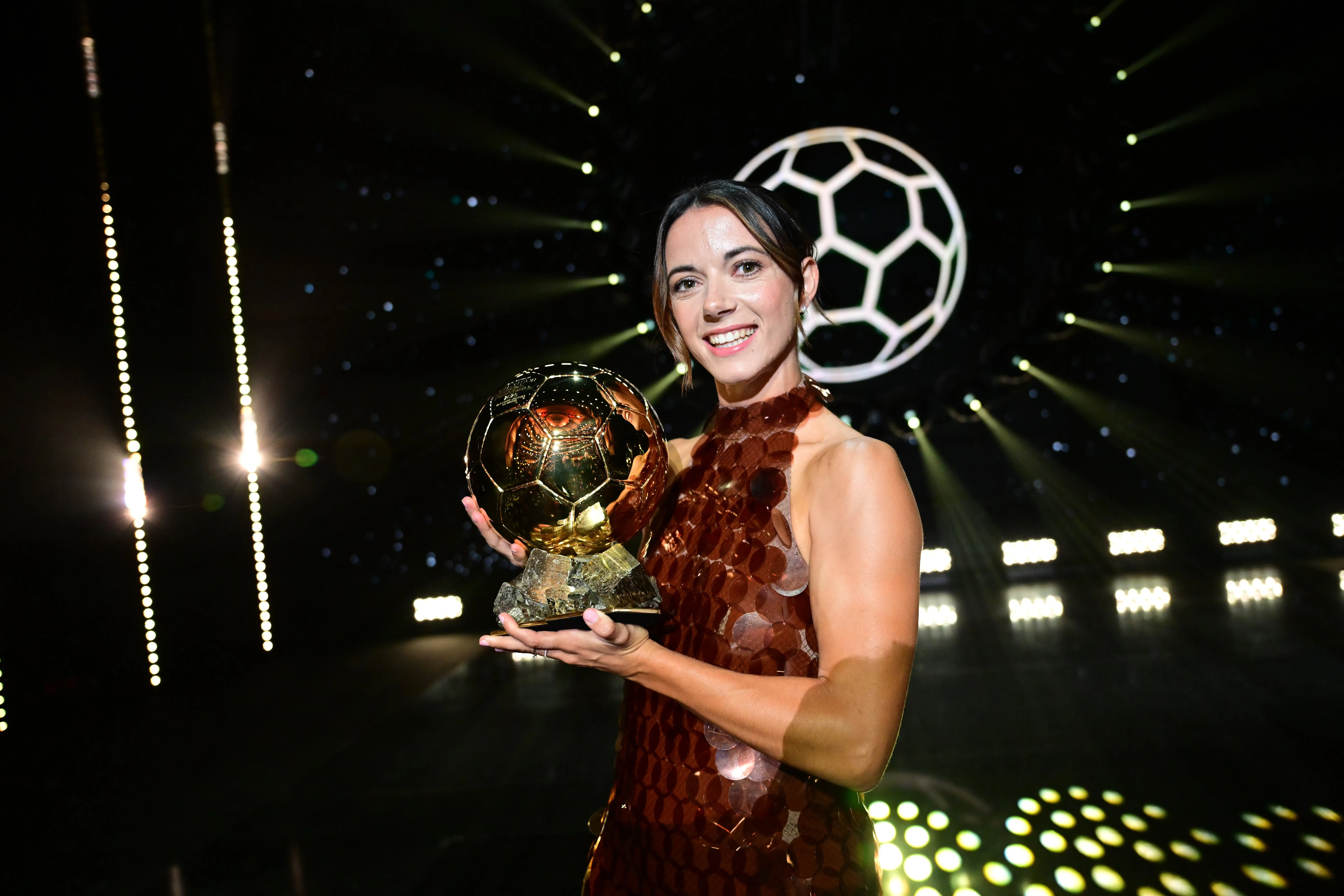 Ballon d’Or ou ballon Dior ? Dembélé et Bonmatí ont volé le show sur le tapis rouge - Photo News - Camille Vernin