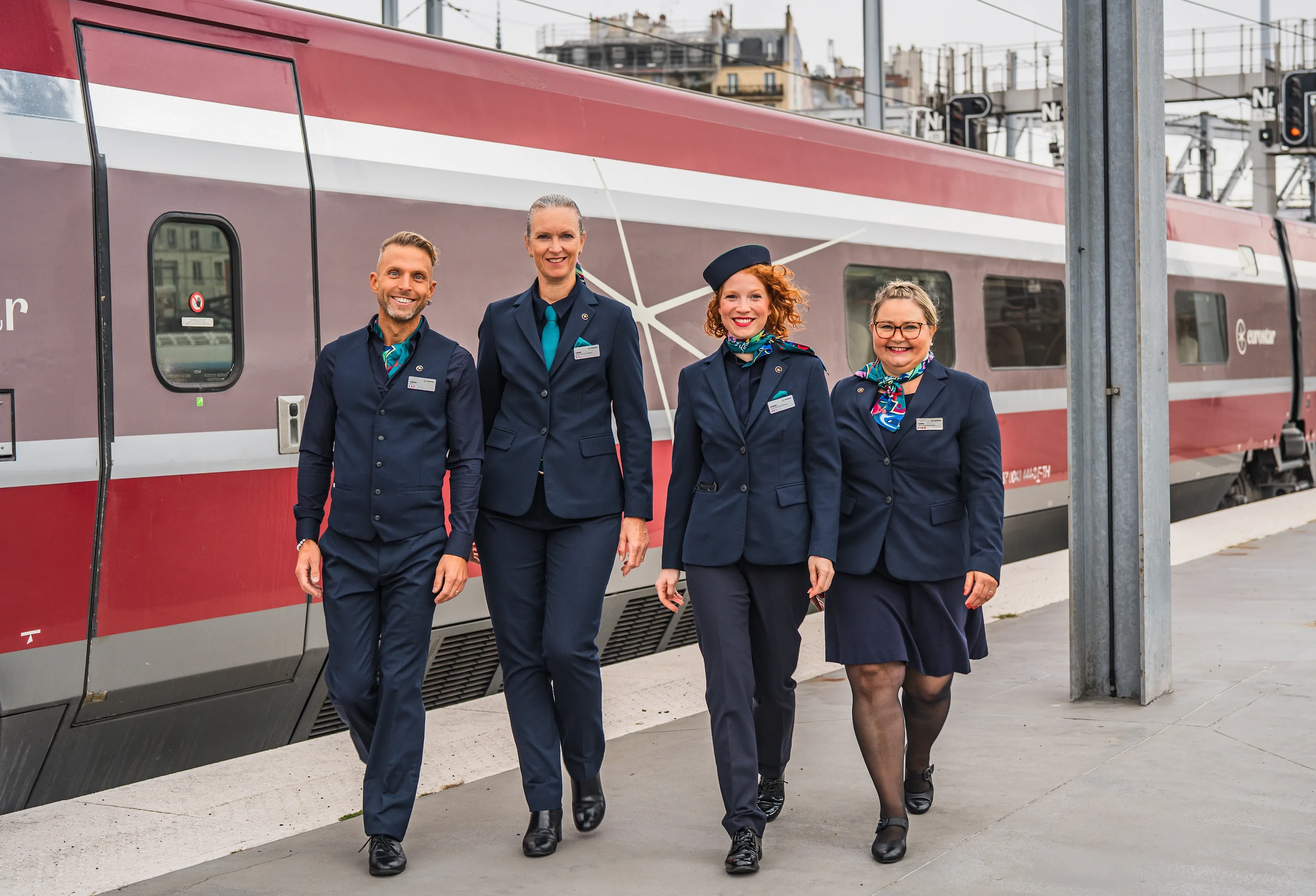 Entre Dr. Martens et jupes pour hommes, Eurostar dépoussière ses uniformes - Eurostar - Camille Vernin