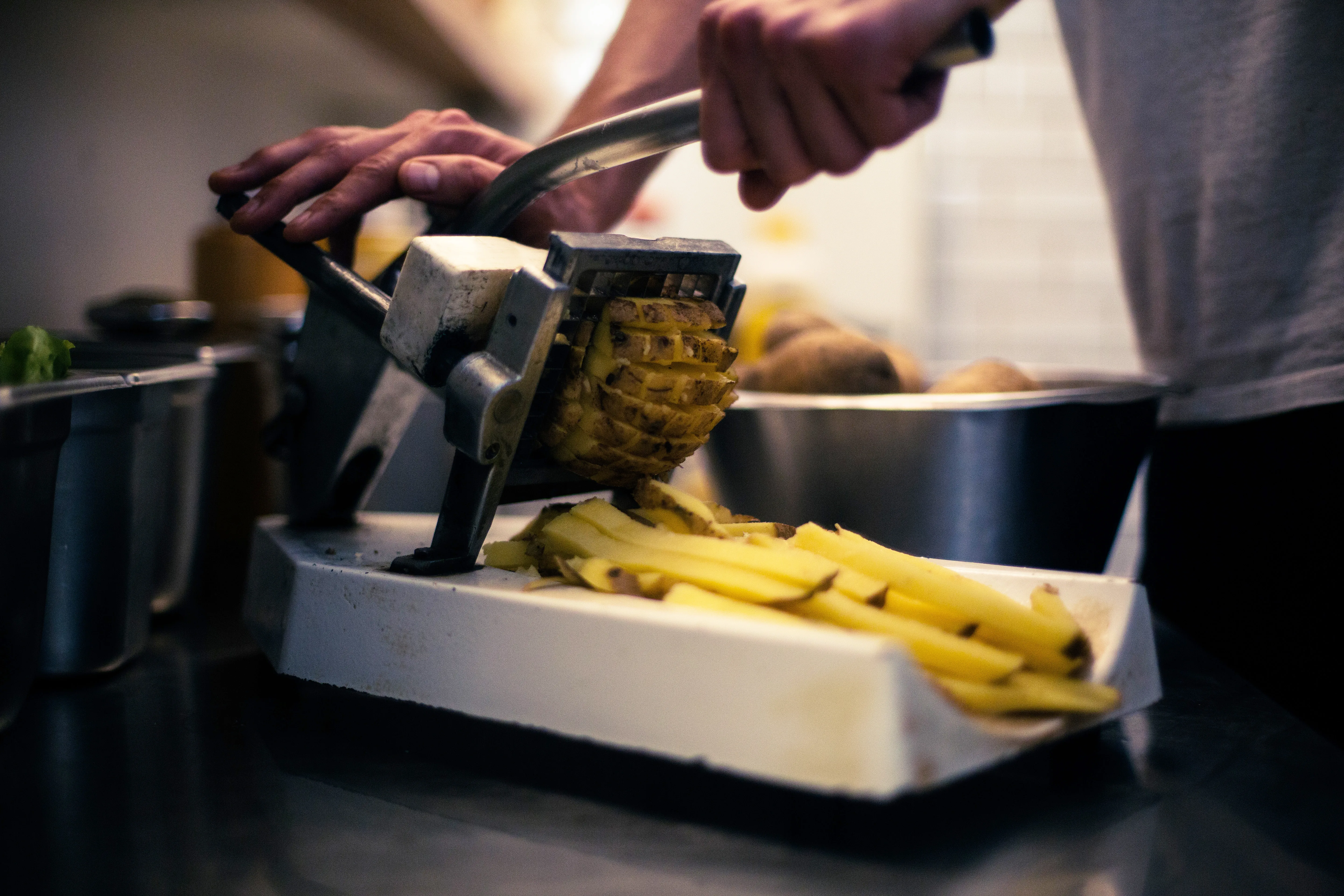 La Belgique reste la reine de la frite : deux adresses qui le prouvent - DR - Anissa Hezzaz et Charlotte Vanbever