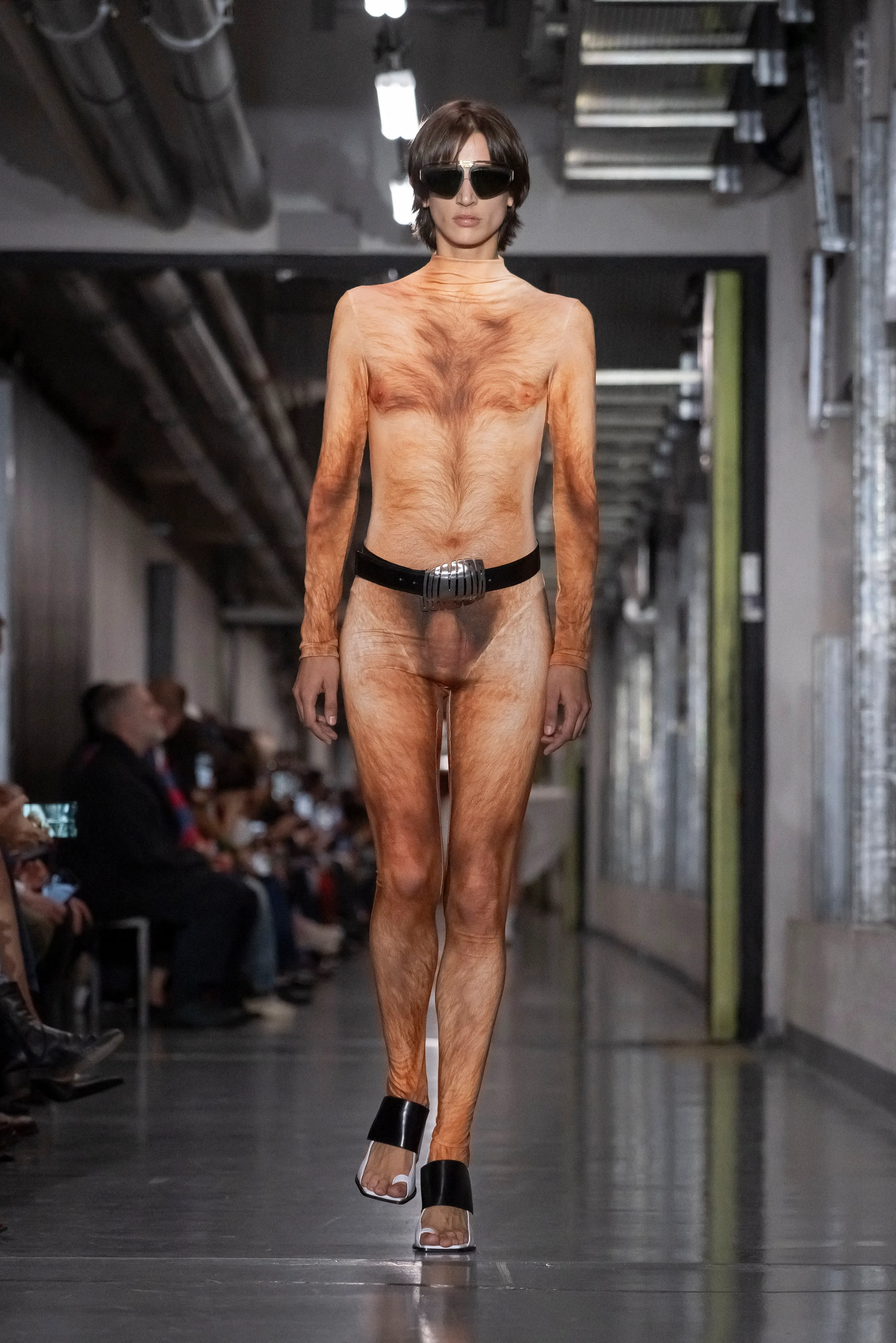 Premier défilé de Duran Lantink chez Jean-Paul Gaultier : hommage punk ou trahison ? - Photo News - Camille Vernin