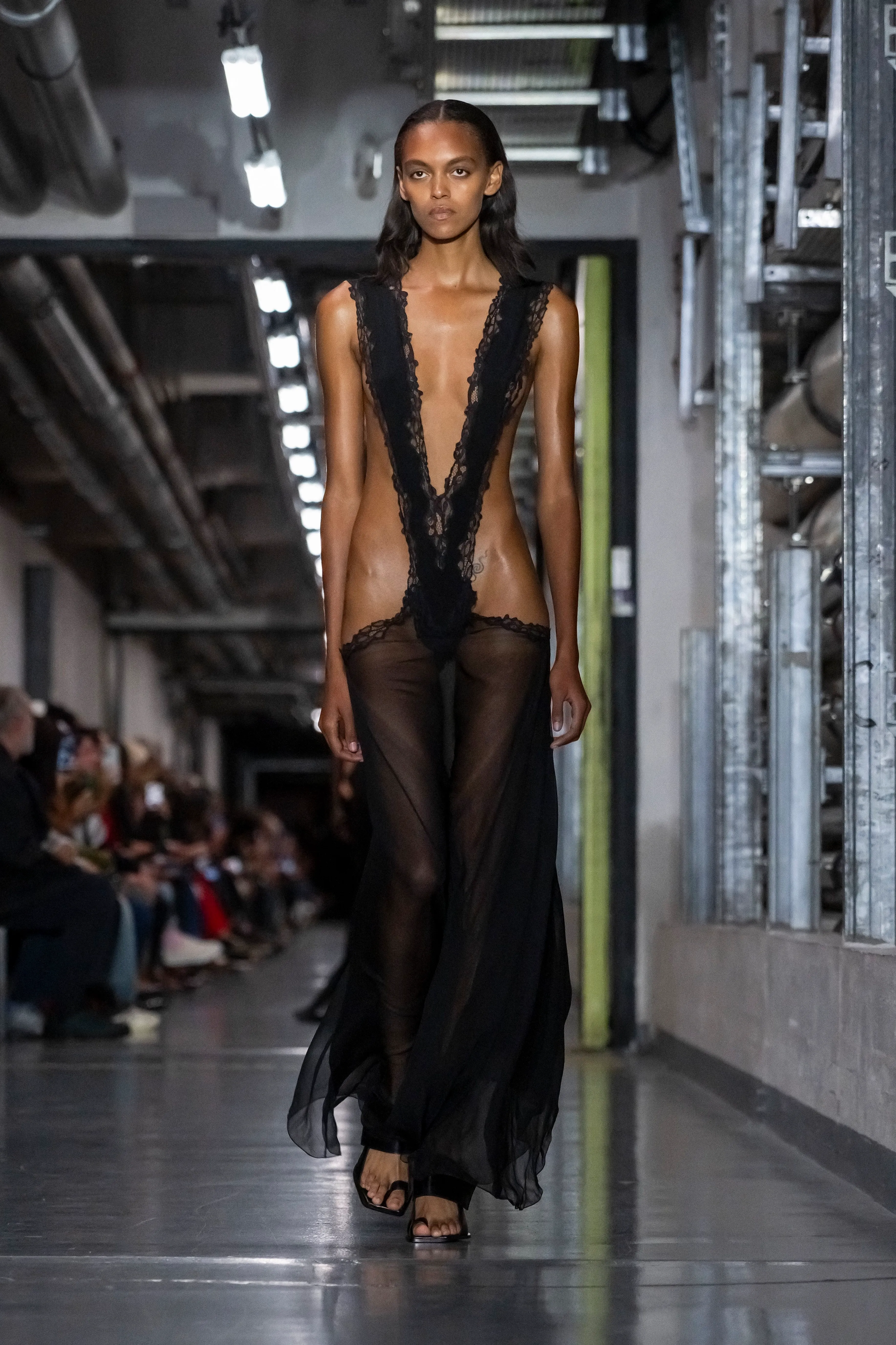 Premier défilé de Duran Lantink chez Jean-Paul Gaultier : hommage punk ou trahison ? - Photo News - Camille Vernin