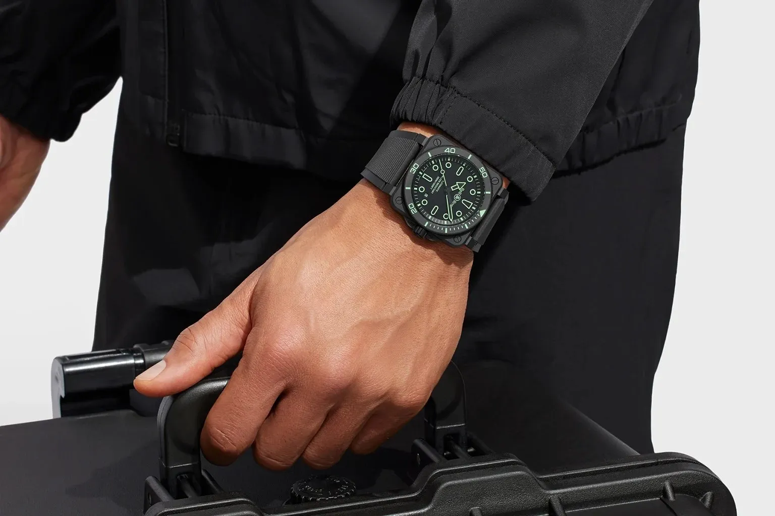 Bell & Ross BR 03 Diver Lum Outline : la plongée fluo qui fait la différence - DR - La Rédaction