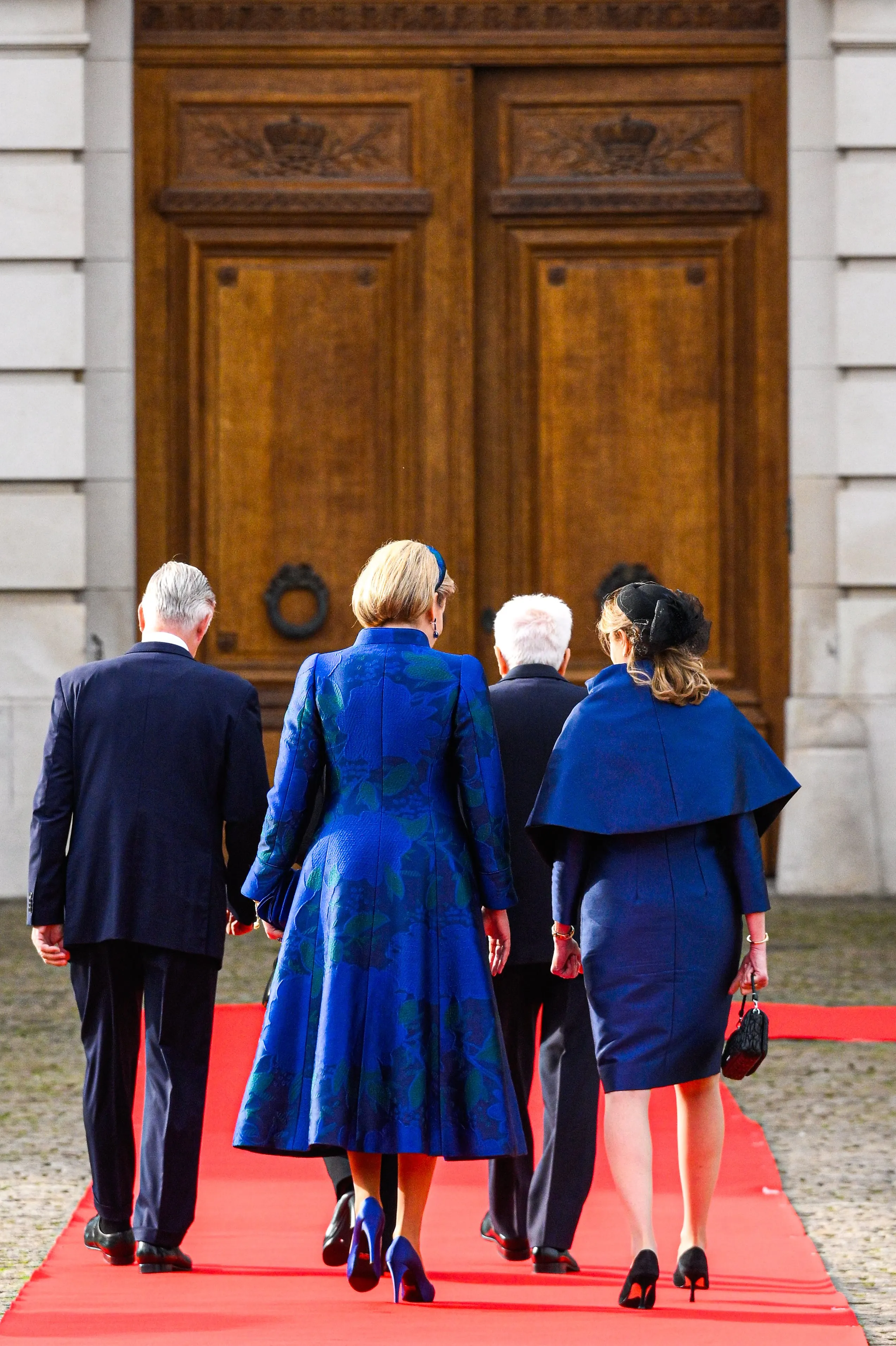 La tenue de la reine Mathilde cachait-elle un hommage à l’Italie ? - Photo News - Camille Vernin