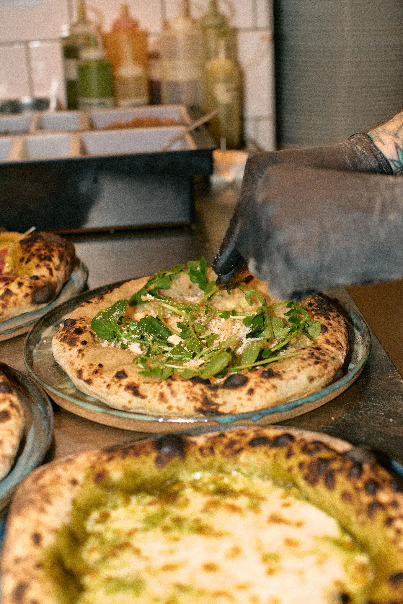 Incorrect : l’adresse de Namur qui fait lever la pâte à pizza comme un pain au levain - Anthony Florio - Anissa Hezzaz