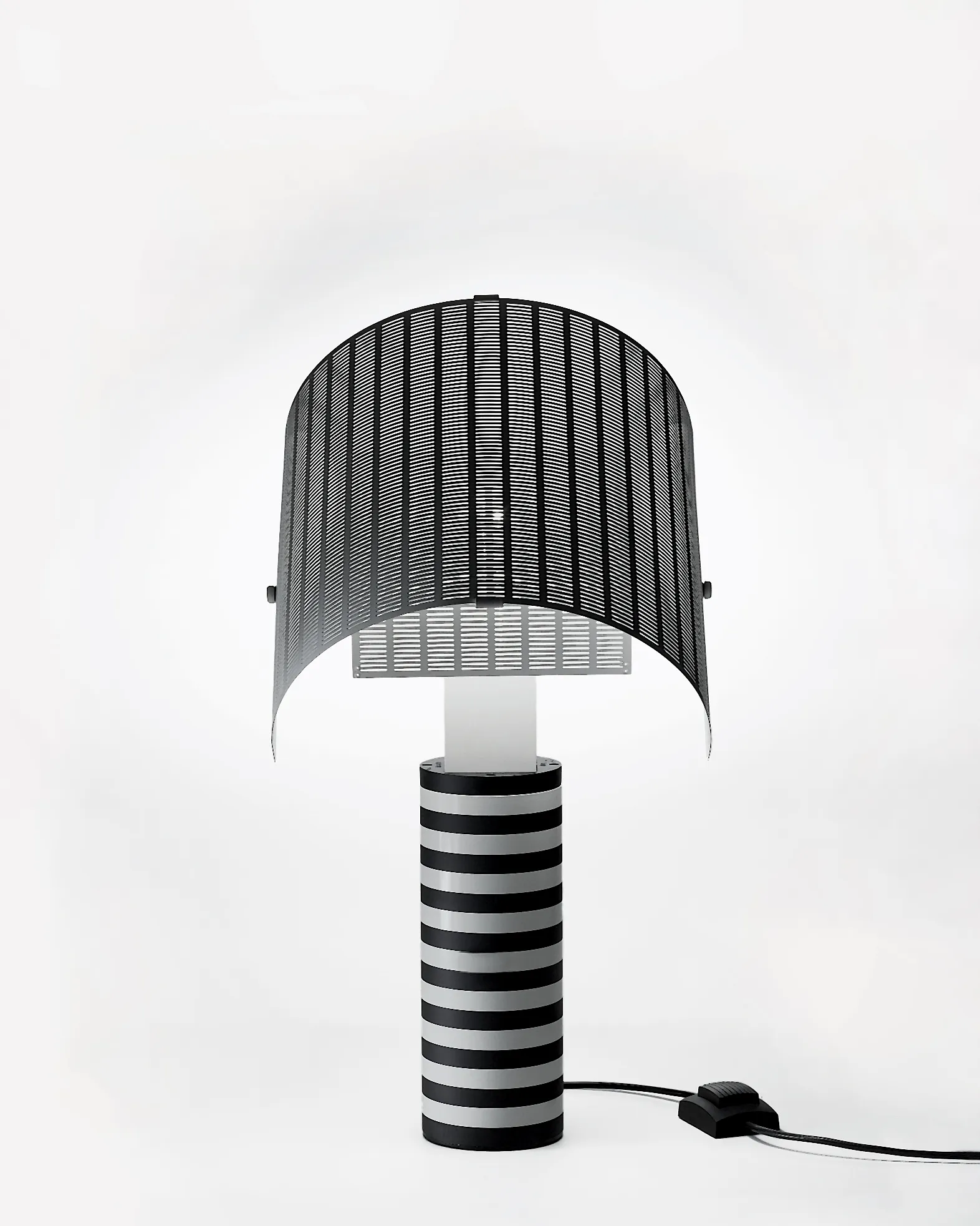 Design : six rééditions qui font revivre les années 80 - Artemide - Agnès Zamboni