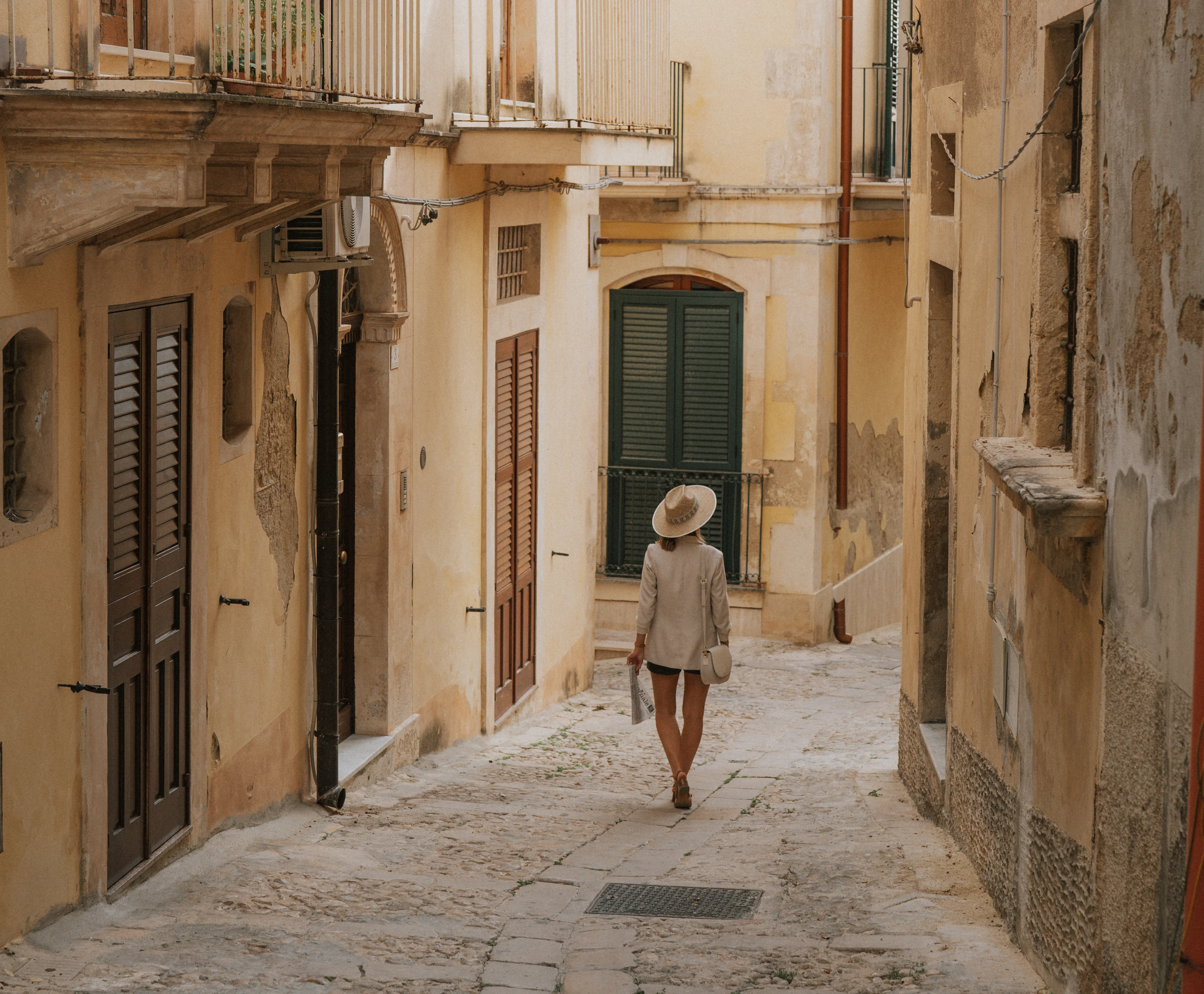 Soleil d’automne (3/6) : Cefalù, la dolce vita comme remède à la grisaille belge - Anissa Hezzaz
