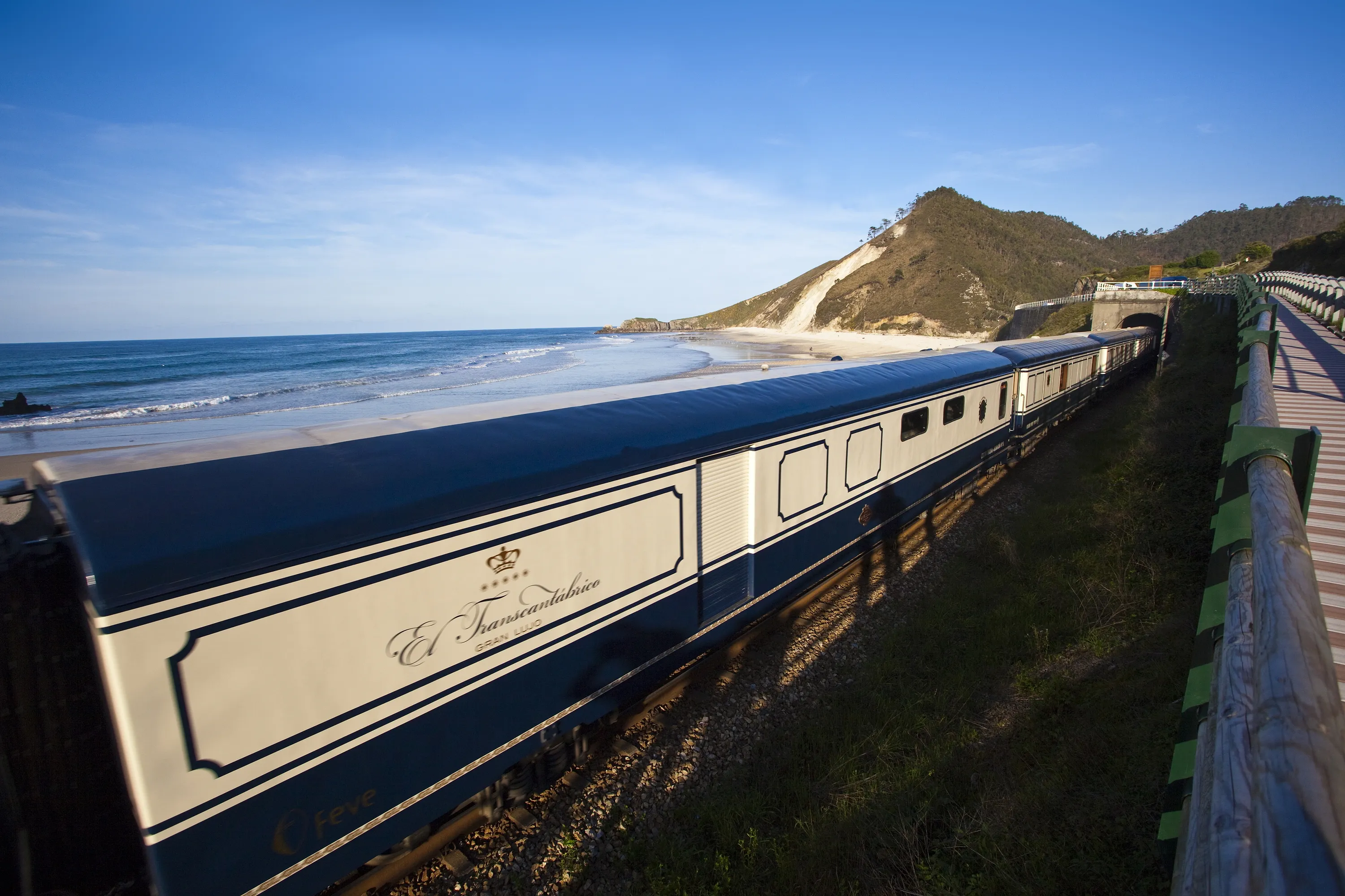 À quoi ressemble un voyage à bord du plus beau train de luxe d’Espagne ? - Renfe Trenes Turísticos - Sigrid Descamps - Journaliste