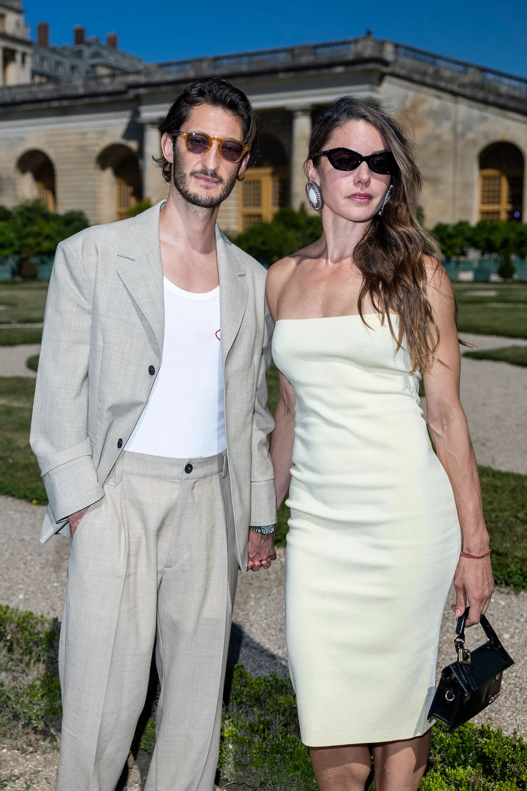 Entre chemise transparente et décolleté plongeant : le virage sexy de la mode masculine - Photo News - Audrey Morard