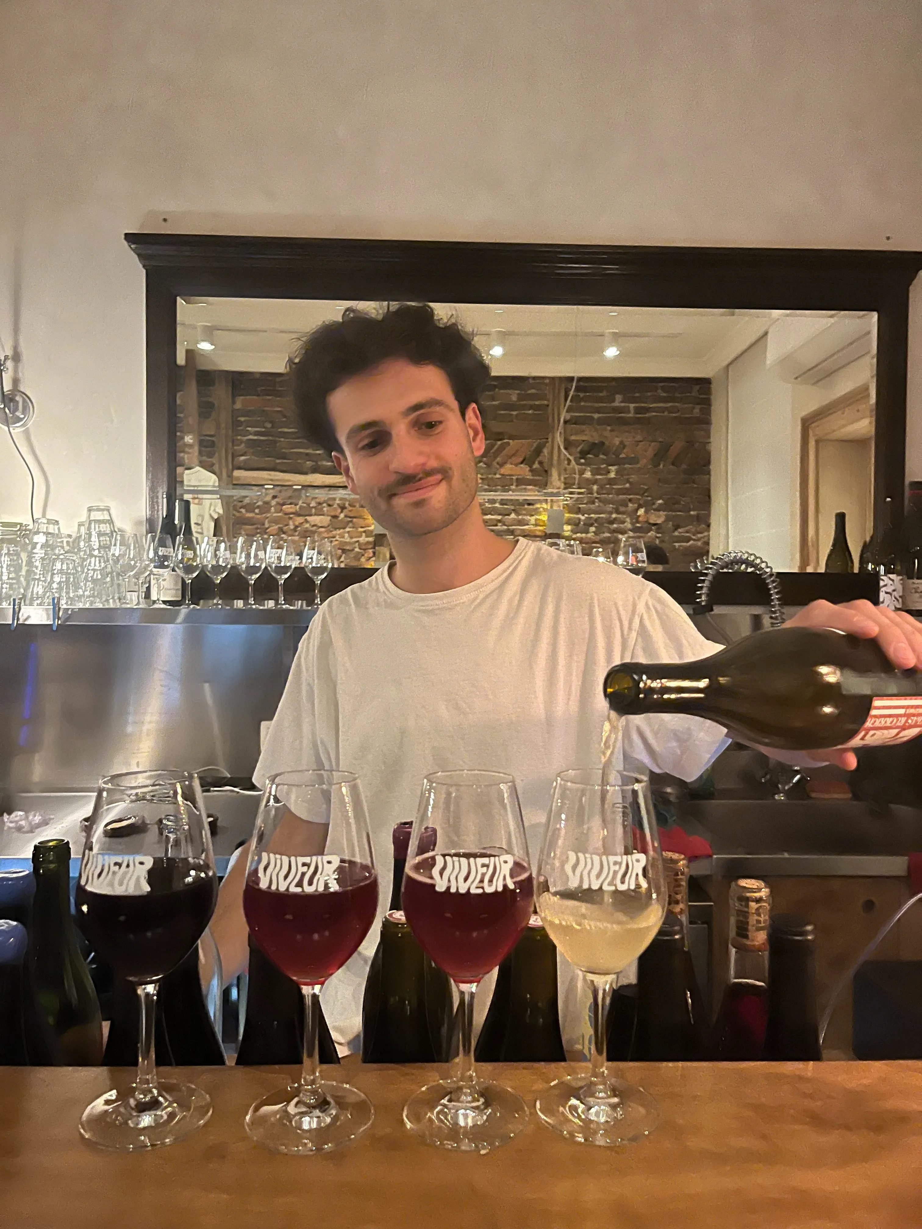 Viveur, le bar à vin liégeois qui recrée l’ambiance parisienne - Marie Honnay