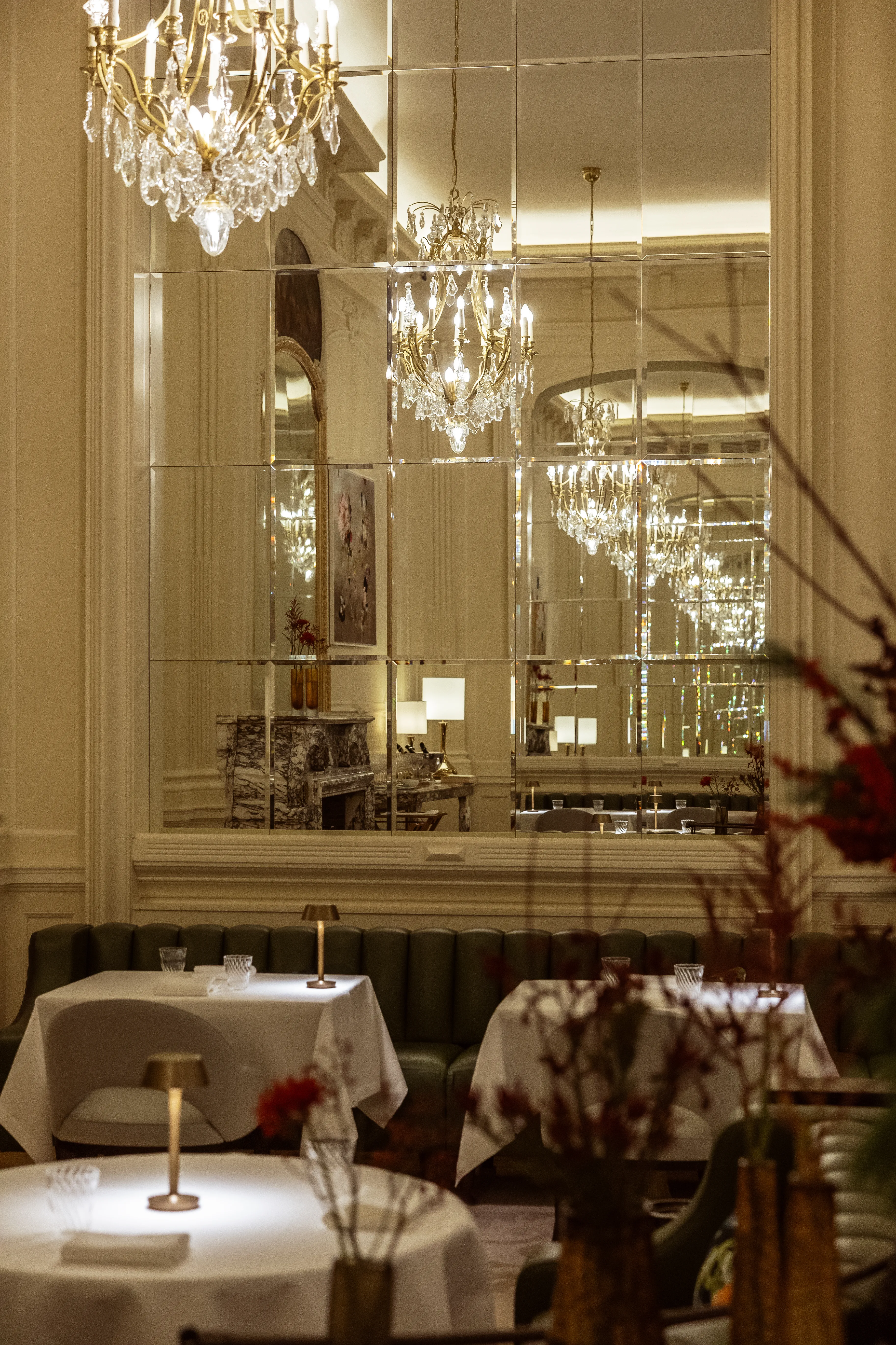 Dans un palace ou un resto étoilé : combien ça coûte de célébrer le Nouvel An version grand luxe ? - Anissa Hezzaz