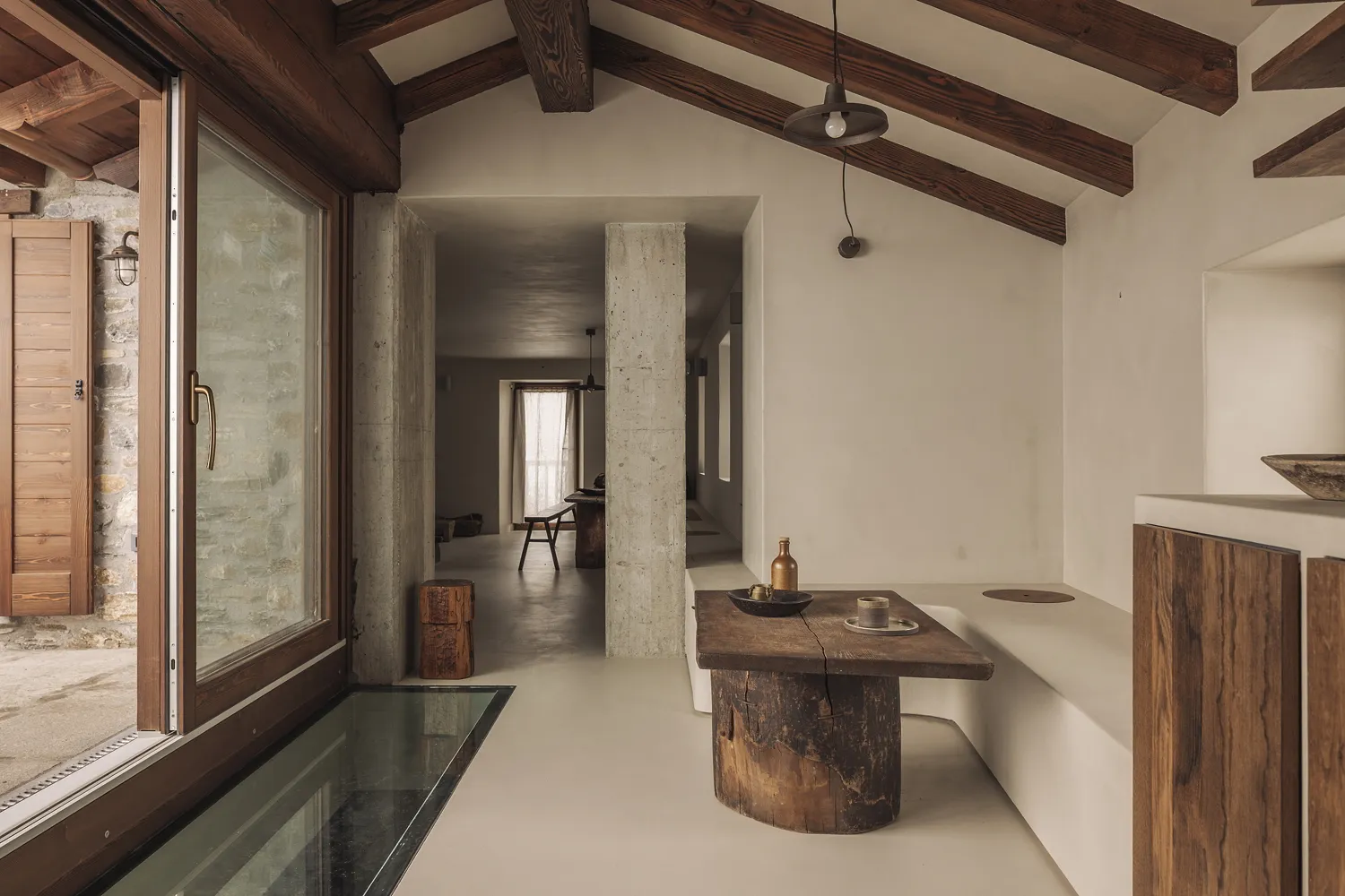 À Courmayeur, un studio de design belge signe un chalet ultracontemporain - Maison Osaïn - Marie Honnay