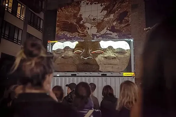 Le festival gratuit Mons en Lumière investit un nouveau lieu pour la Saint-Valentin - SPARKOH! - Lucile Moyon