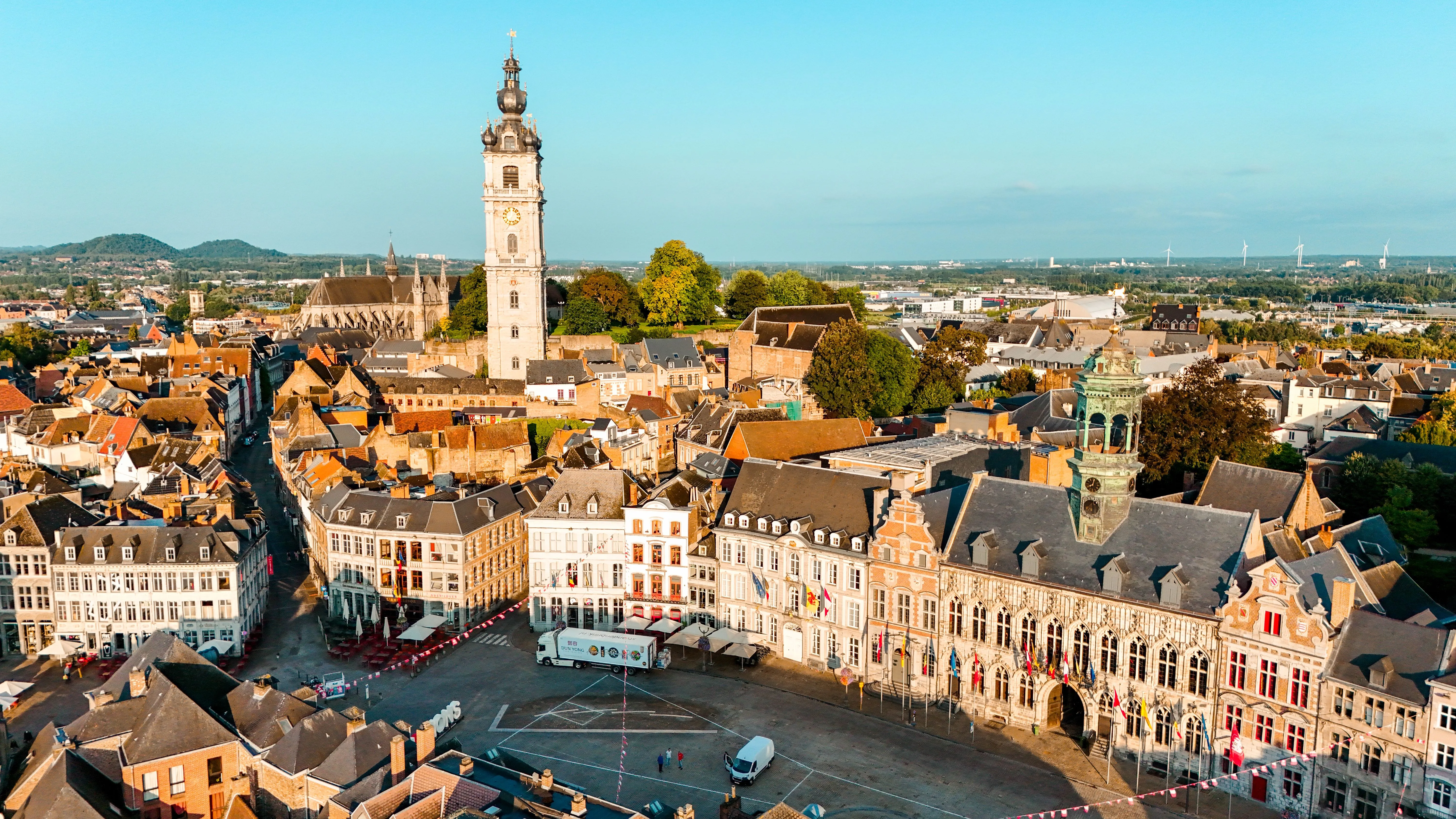 Saint-Valentin : cinq villes pour changer de Bruges lors d’une escapade romantique en Belgique - Amazing Belgium - Visit Mons - Charlotte Smoos