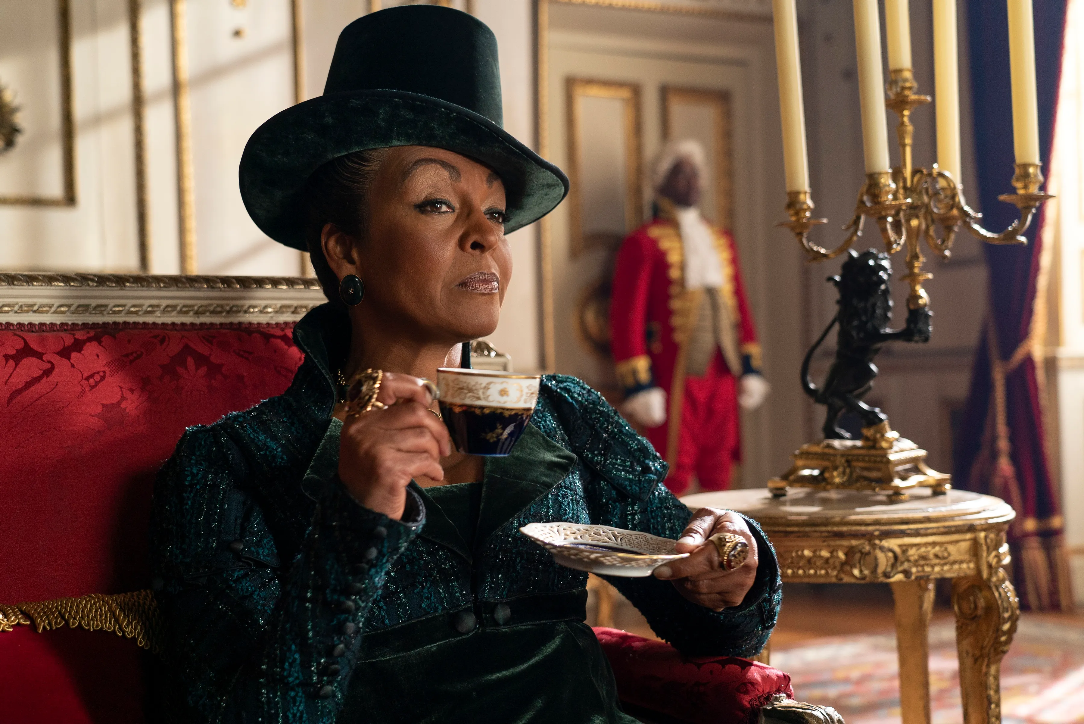 Bridgerton : comment adopter le style chic des personnages de la série ? - NETFLIX - Lucile Moyon