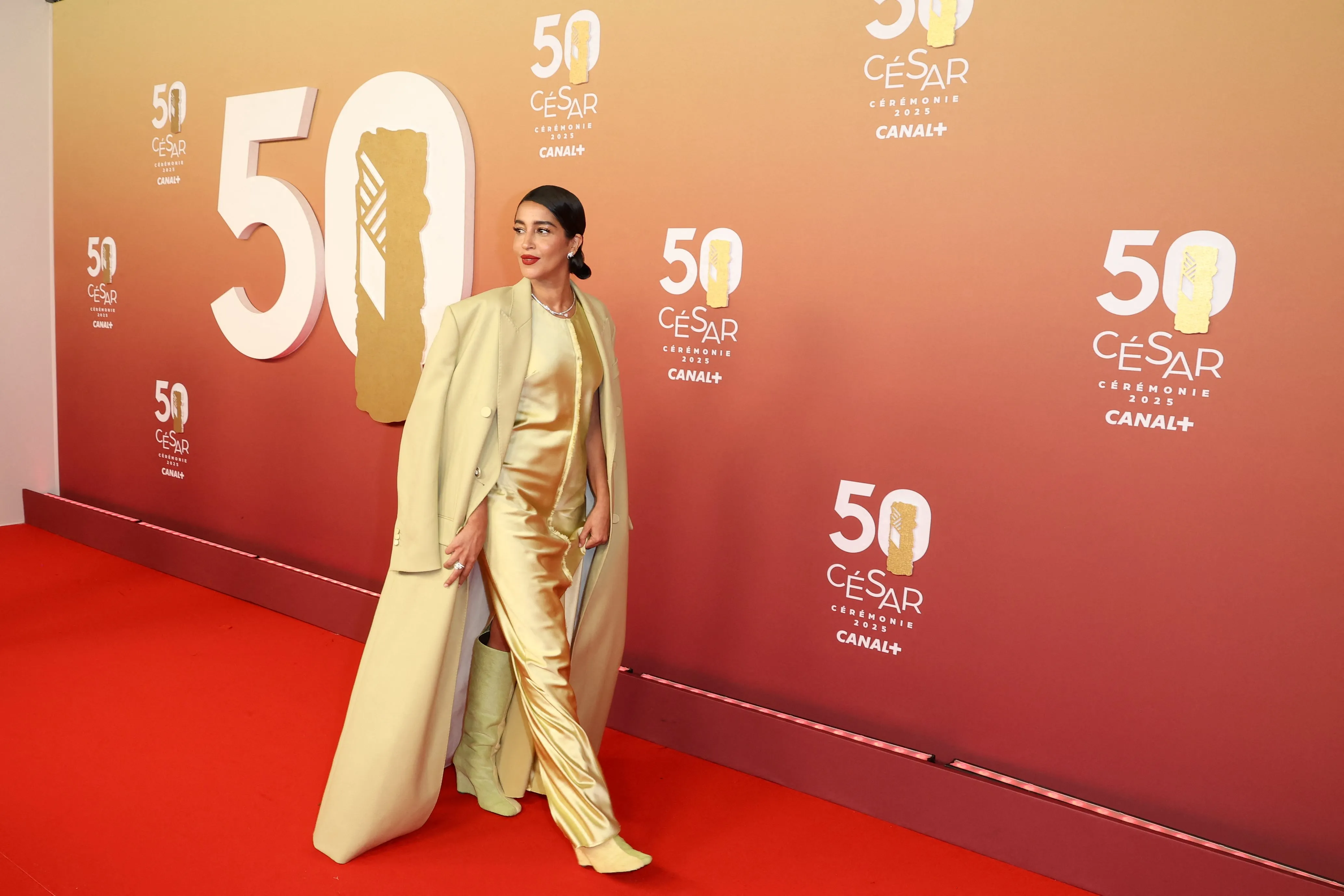 César 2026 : Leïla Bekhti fait sensation dans sa robe bustier - Photo News - Audrey Morard