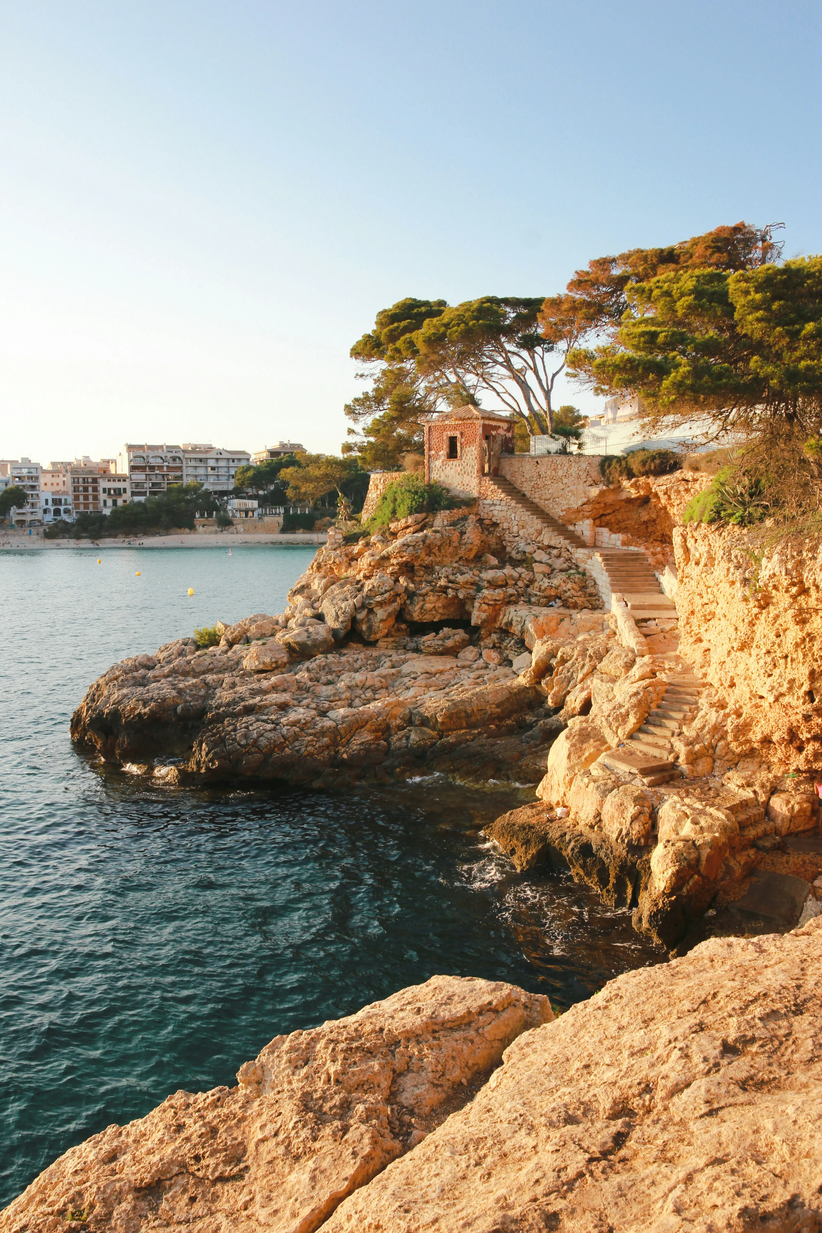 Randonnée au soleil : un nouveau sentier GR ouvre en Europe - Unsplash - Lucile Moyon