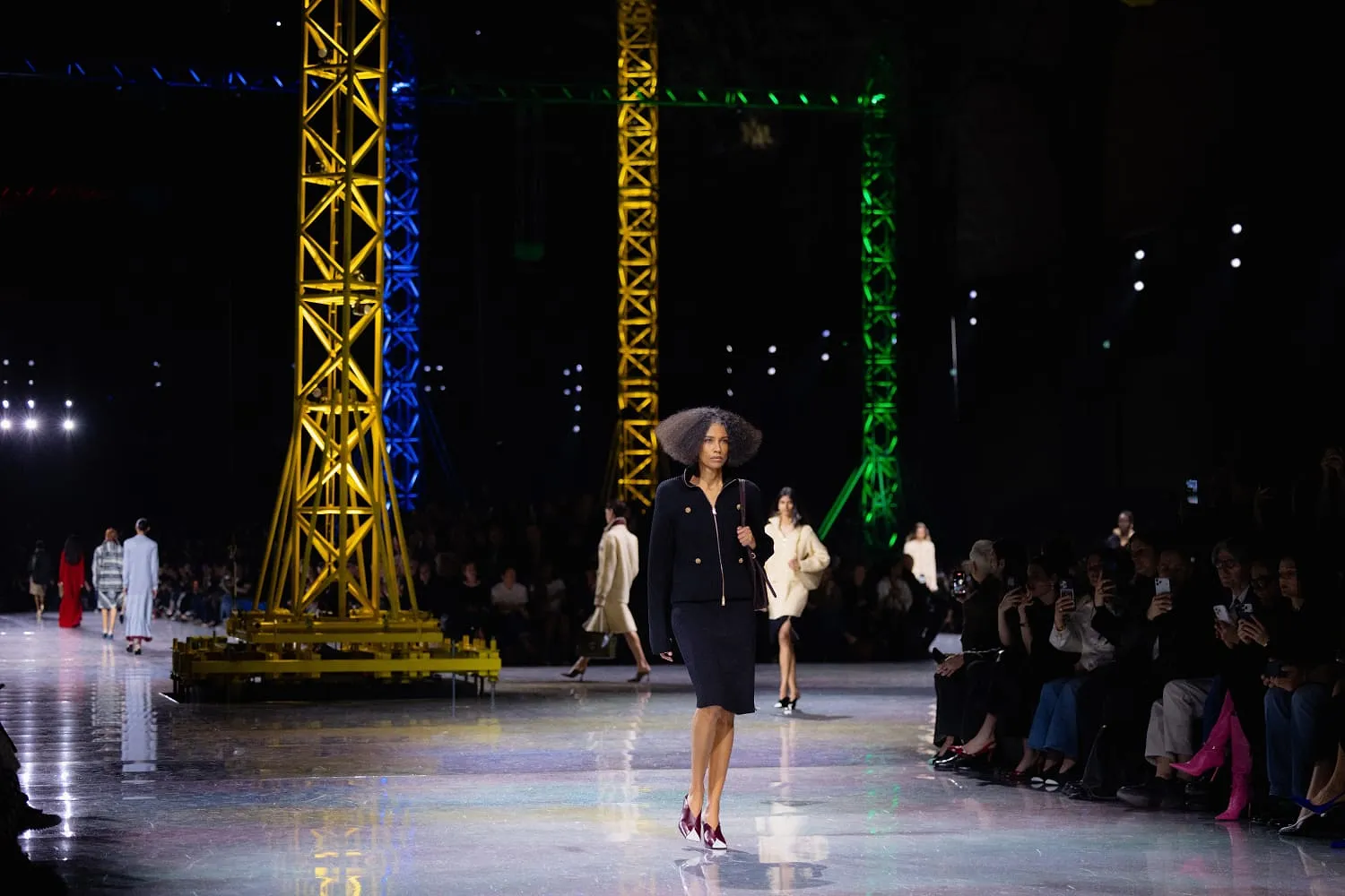 Qui est Stephanie Cavalli, la mannequin de 50 ans qui a ouvert le défilé Chanel de la Fashion Week de Paris ? - Chanel - Audrey Morard