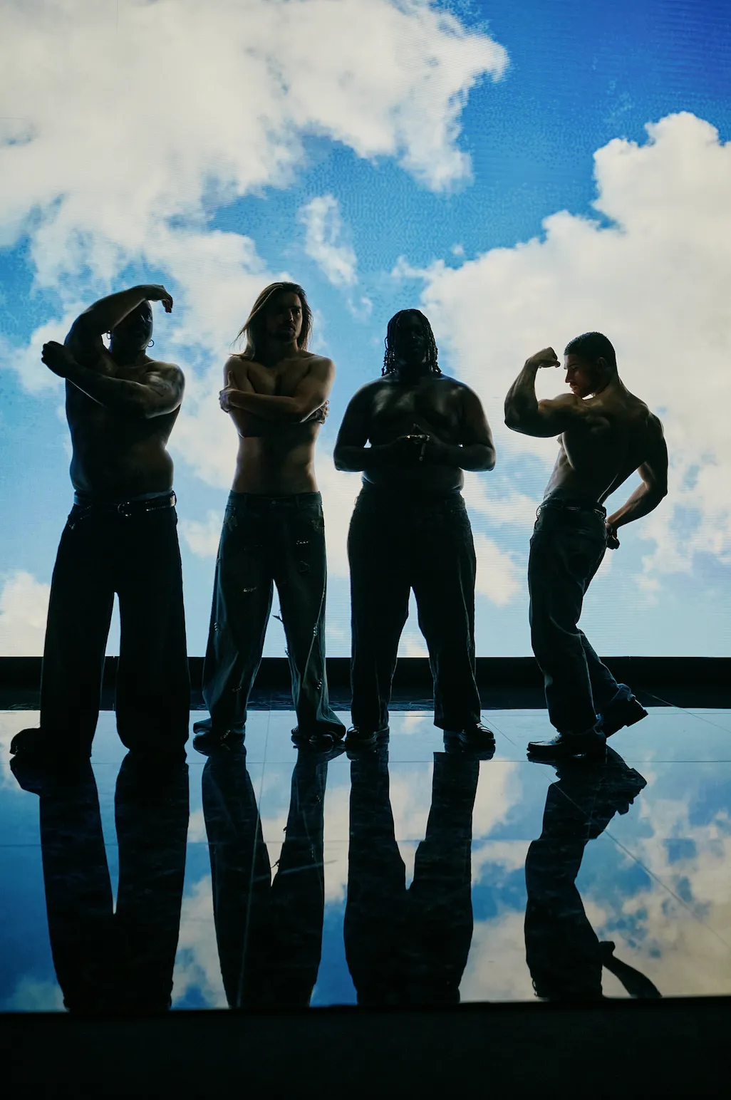 Un nouveau label belge brise le tabou des « man boobs » - FOUR TIMES ONE - Camille Vernin