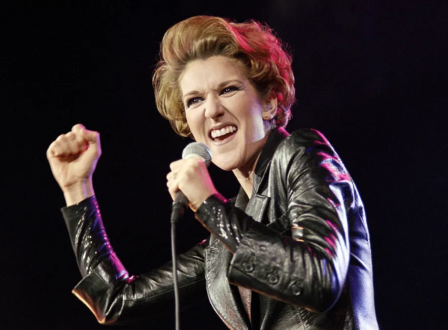 Céline Dion sur scène : retour sur ses looks de tournée iconiques - Belga - Charlotte Vanbever