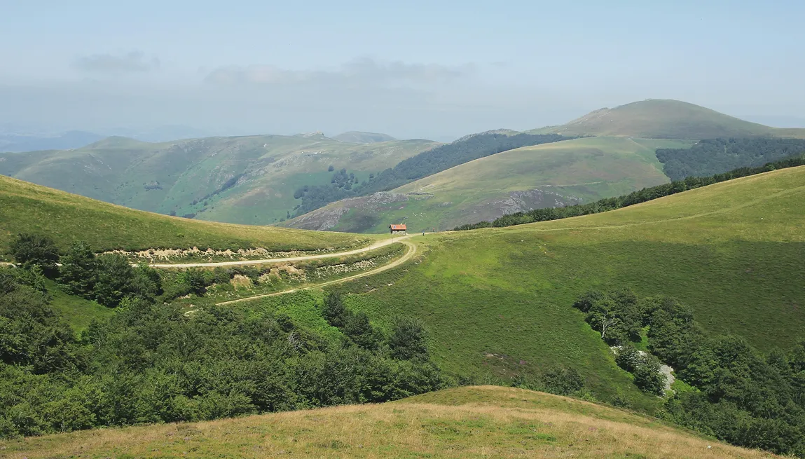 Chemins de Compostelle : pourquoi les randonnées pour se reconnecter cartonnent - unsplash - Charlotte Vanbever