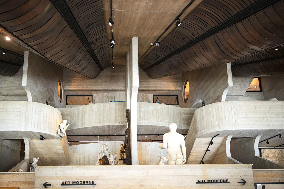 Louvain-la-Neuve autrement (1/5) : le Musée L et le brutalisme en Belgique ou la poésie du béton - Olivier Michallet. - Charlotte Vanbever