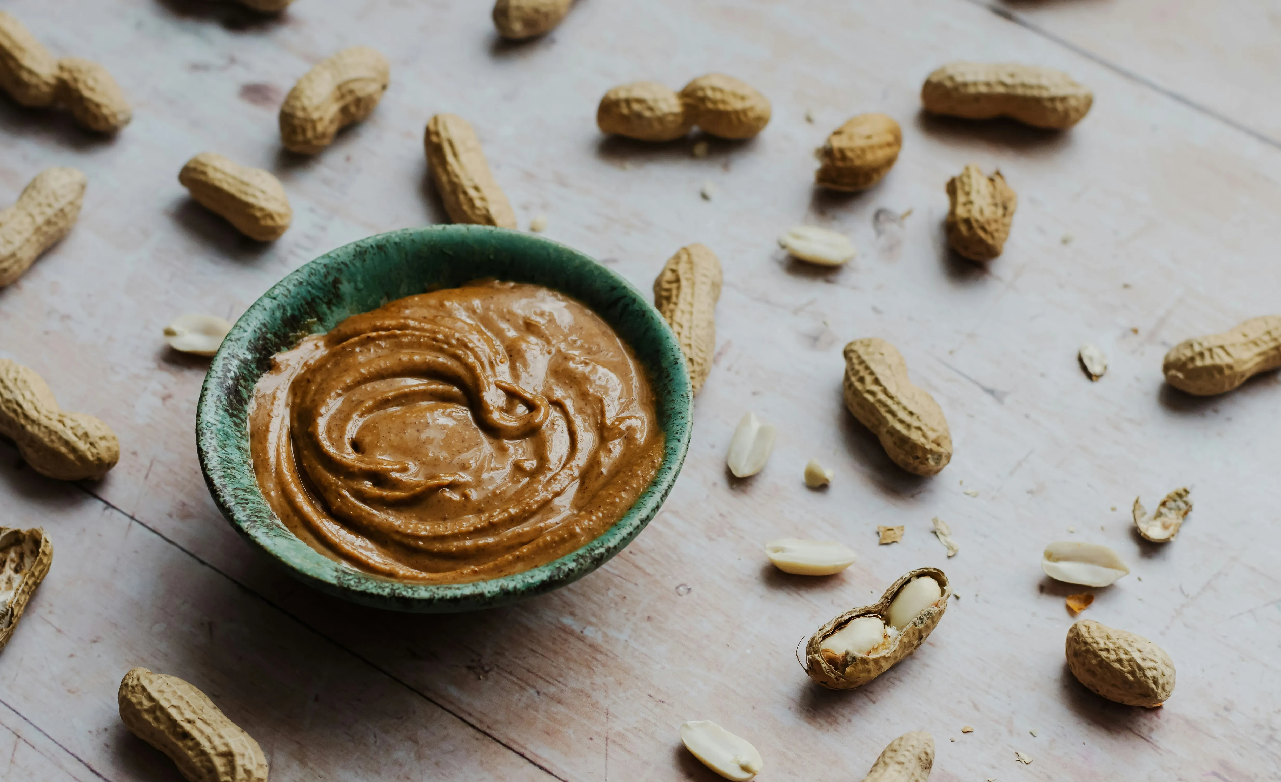 Pourquoi le beurre de cacahuète est le nouvel allié du petit-déjeuner - Charlotte Smoos
