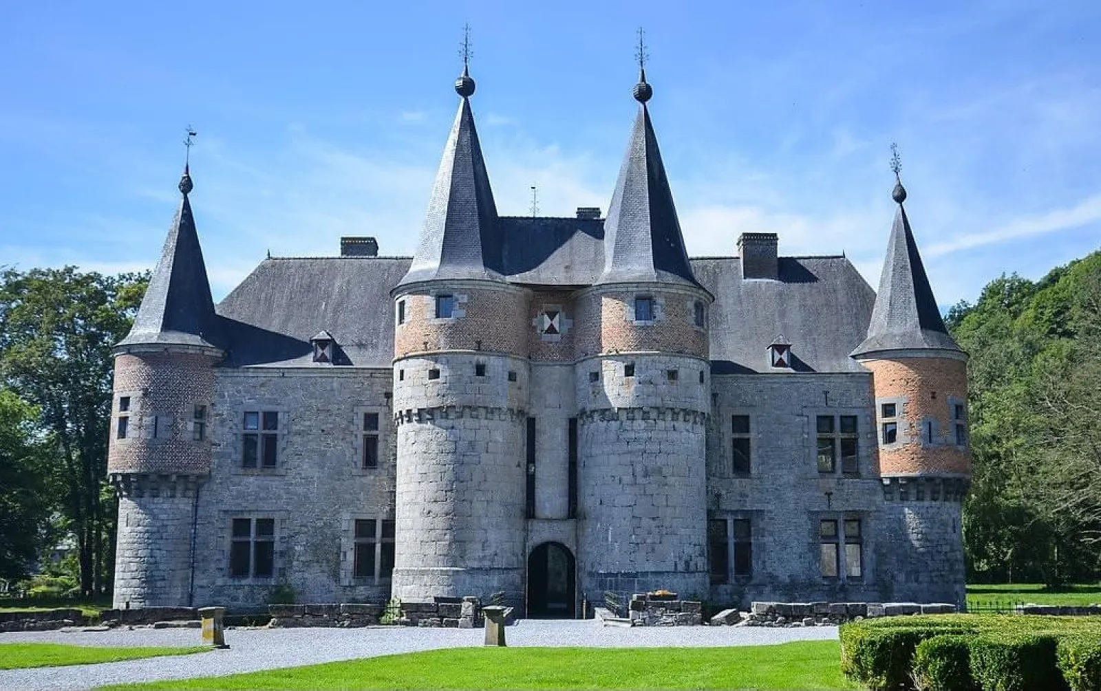 Cinq châteaux d’exception à découvrir absolument en Wallonie - Château de Spontin - Audrey Morard