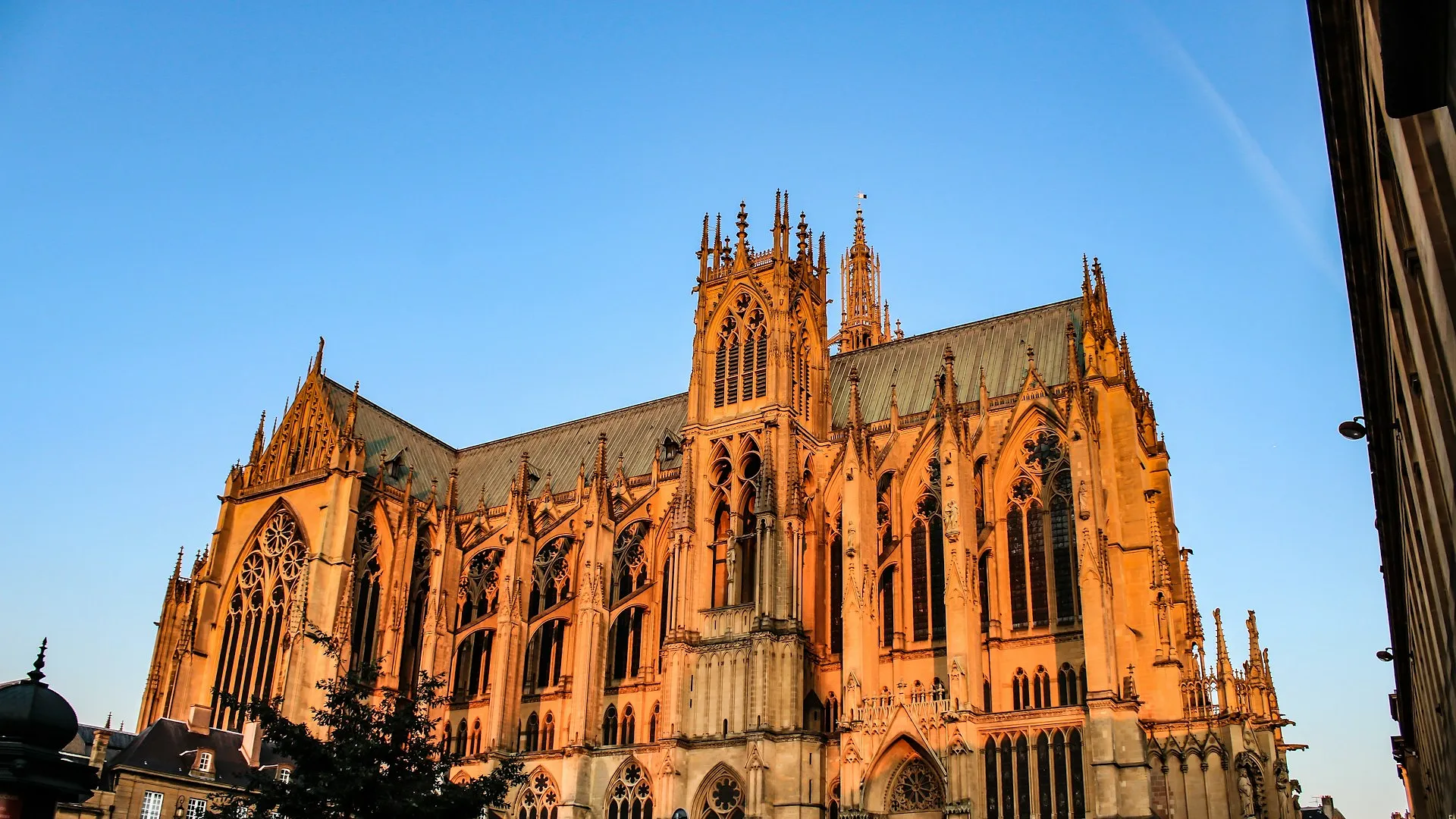 Notre top 10 des destinations à rejoindre en train pour les ponts de mai : Metz (8/10) - Unsplash - Léa Rifaut